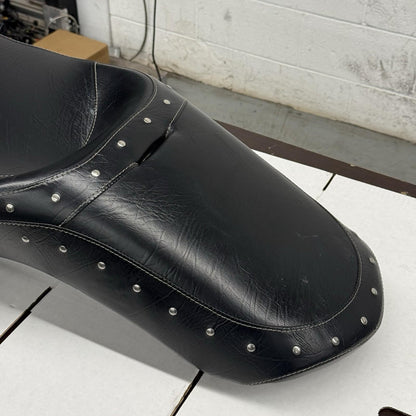 2010 - 2014 VICTORY CROSS COUNTRY SEAT FRONT DRIVER REAR BLACK LEATHER 5438107