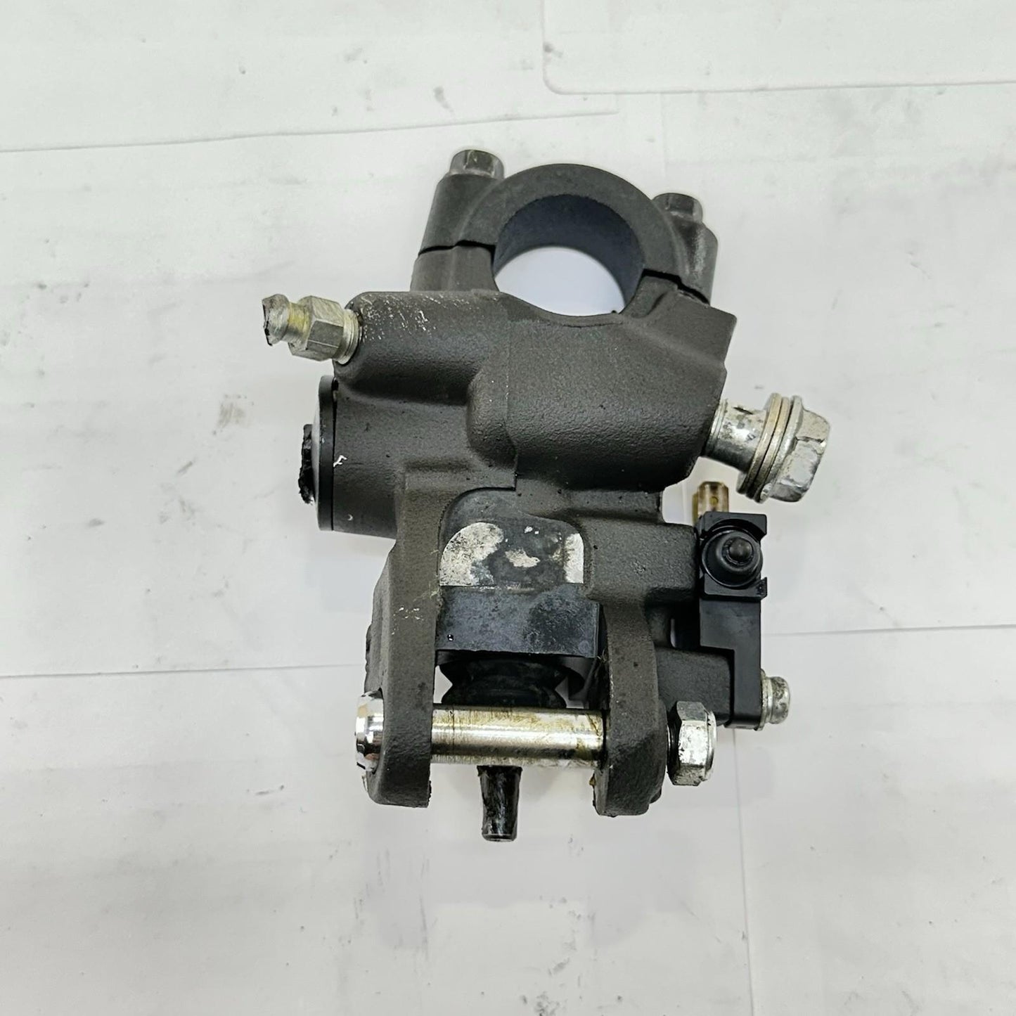 2011 - 2026 SUZUKU GSXR 600 GSXR 750 FRONT BRAKE MASTER CYLINDER RIGHT MOUNT
