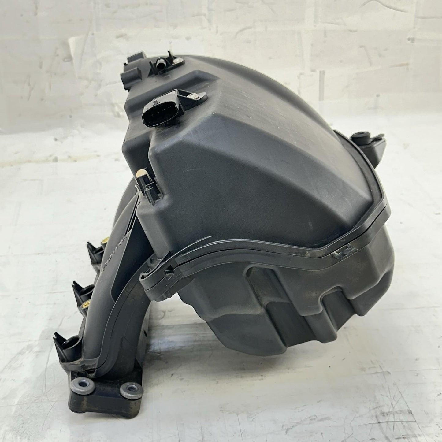 2016 CAN-AM SPYDER RT AIR INTAKE MANIFOLD CLEANER BOX ASSY STOCK