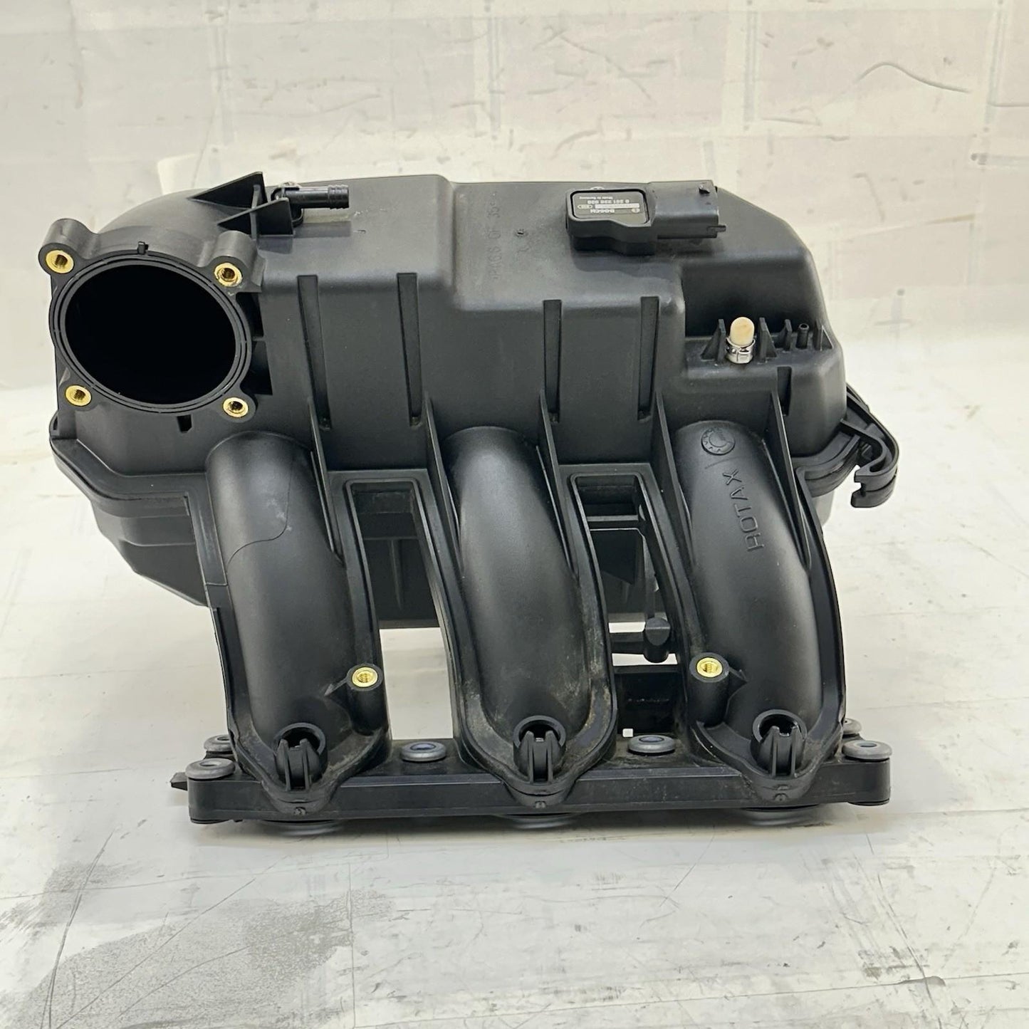 2016 CAN-AM SPYDER RT AIR INTAKE MANIFOLD CLEANER BOX ASSY STOCK