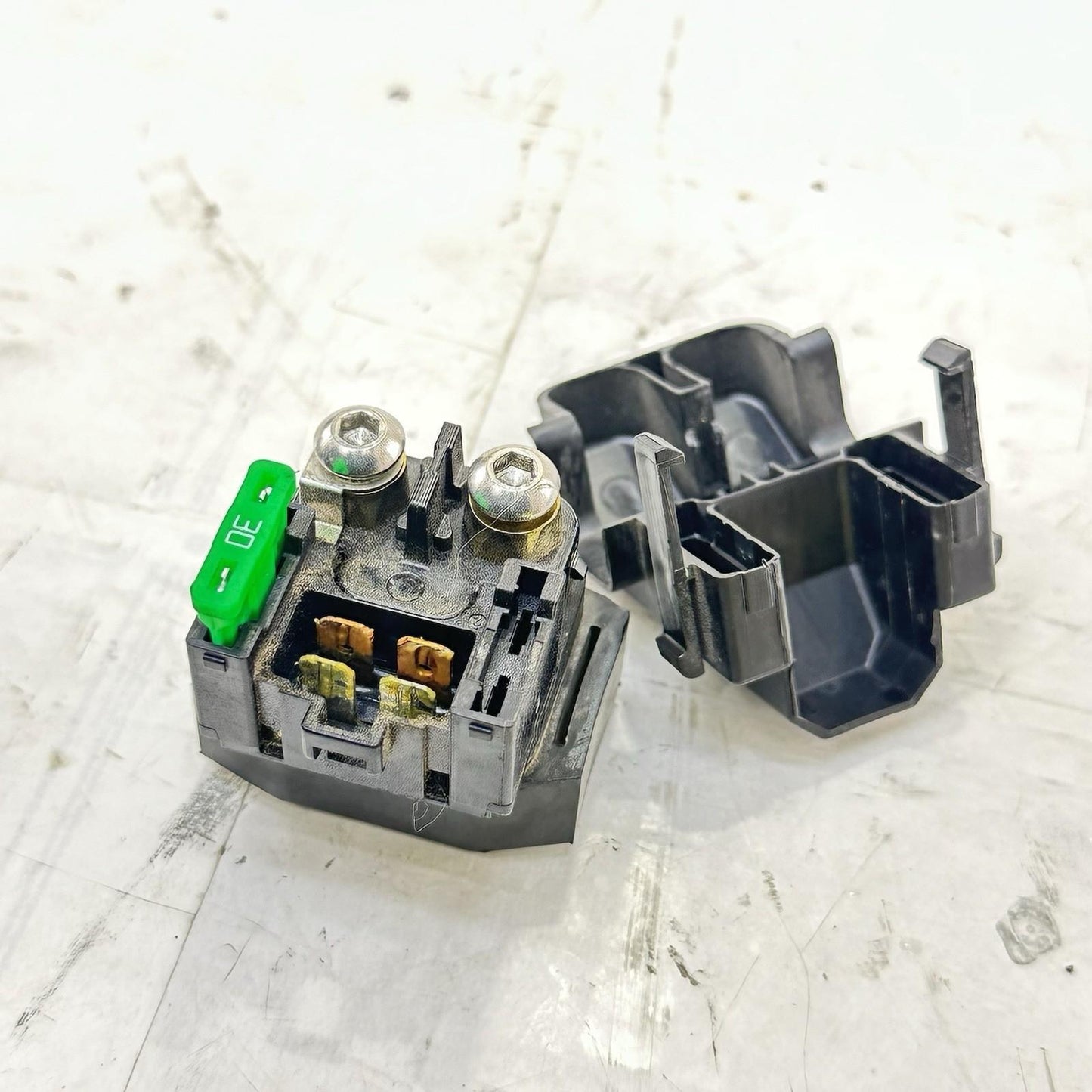 2017 - 2019 KTM 1290 SUPER DUKE GT STARTER RELAY FUSE ENGINE MOTOR SWITCH STOCK