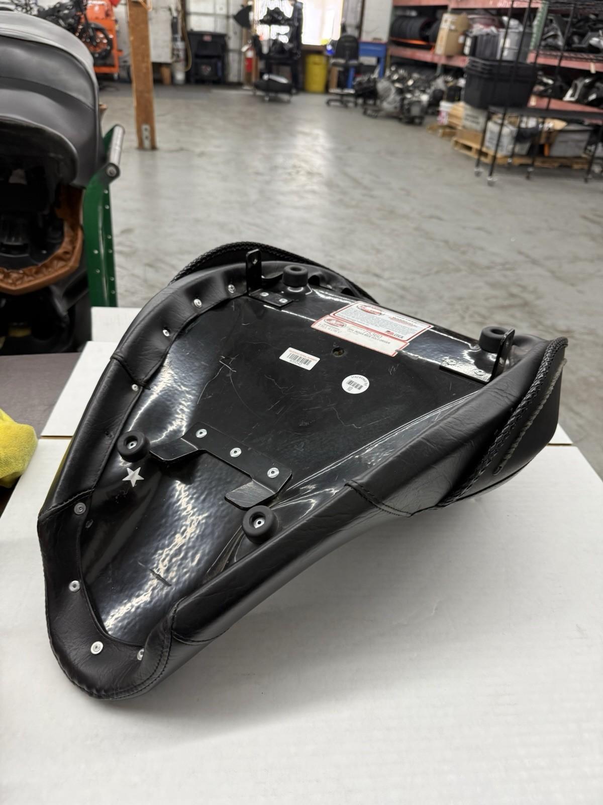 2014 - 2020 Indian WIDO SOLO DRIVER SEAT BLACK LEATHER 75360