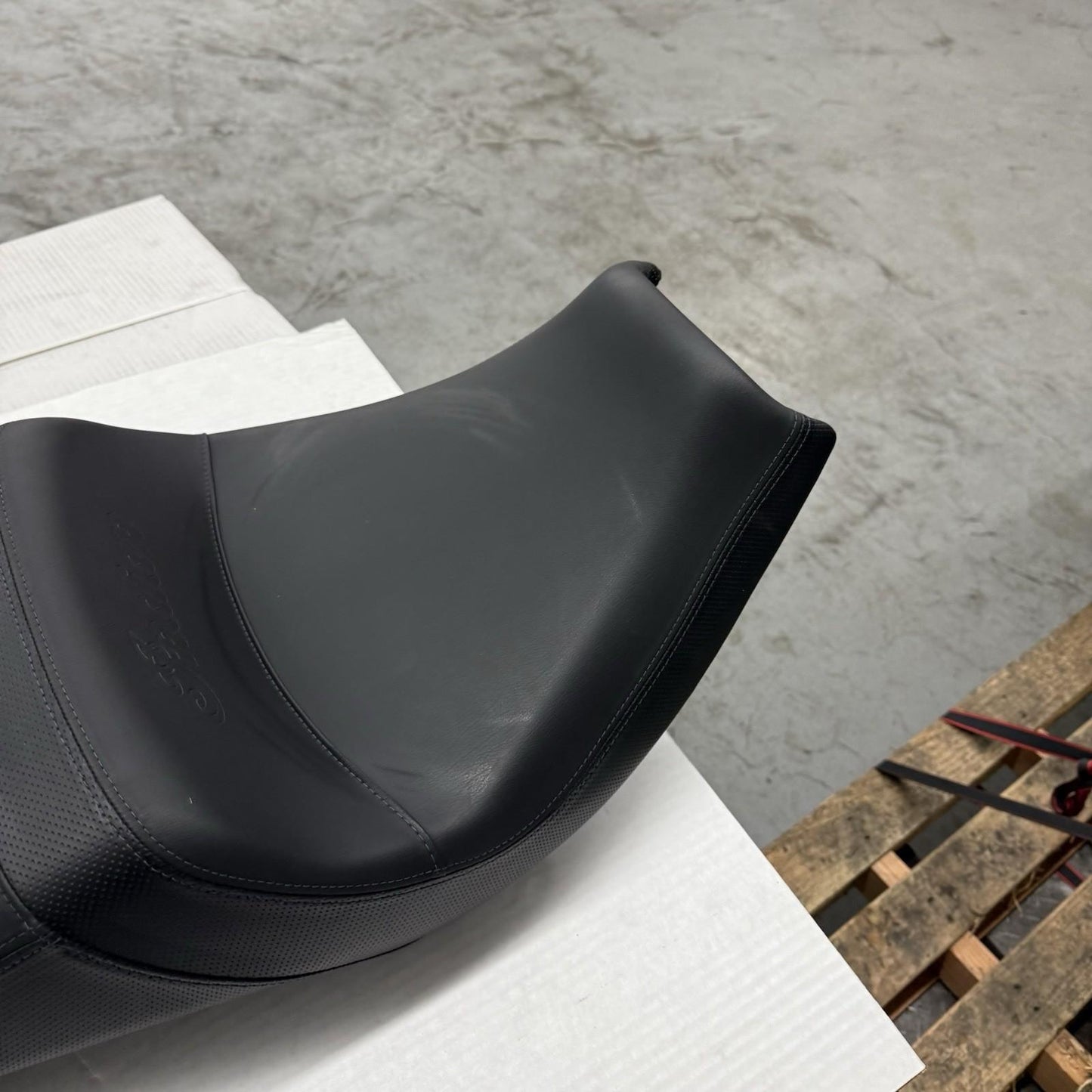 2022 INDIAN CHALLENGER 2 UP SEAT BLACK STOCK  2688651-VBA HD48