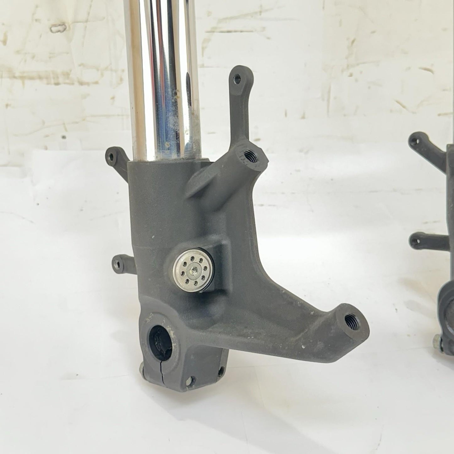 2011 - 2026 SUZUKU GSXR 600 GSXR 750 FRONT FORKS TRIPLE TREE SUSPENSION SHOWA
