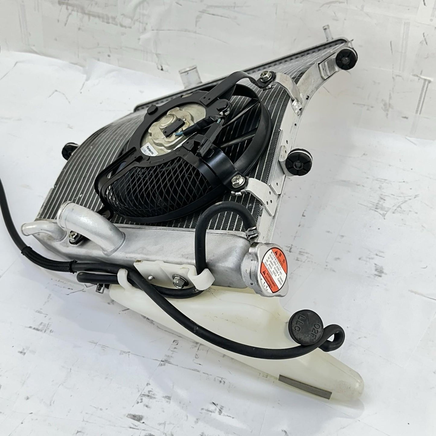 2011 - 2026 SUZUKU GSXR 600 GSXR 750 RADIATOR ENGINE MOTOR FAN COOLANT TANK