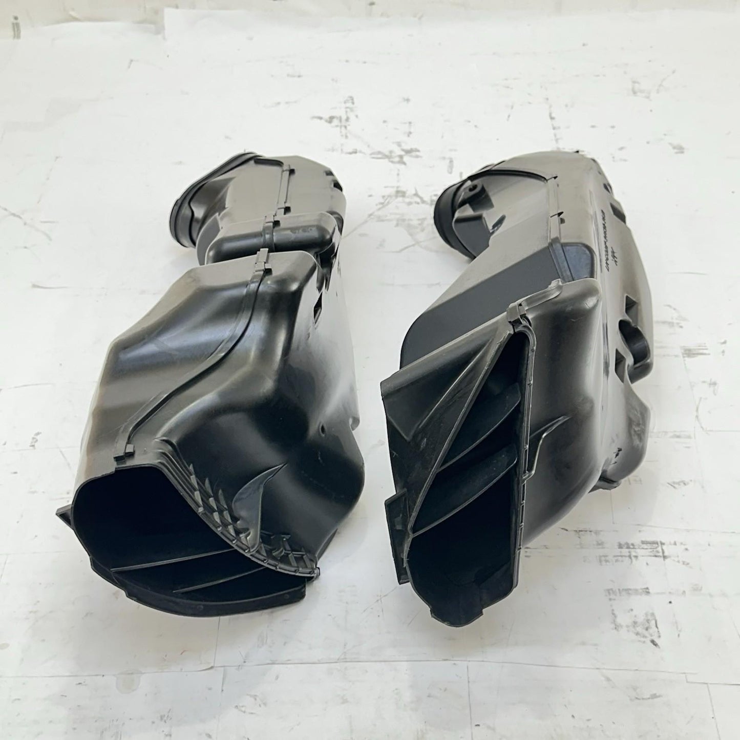 2011 - 2026 SUZUKU GSXR 600 GSXR 750 AIR INTAKE DUCTS TUBES LEFT RIGHT SET PAIR