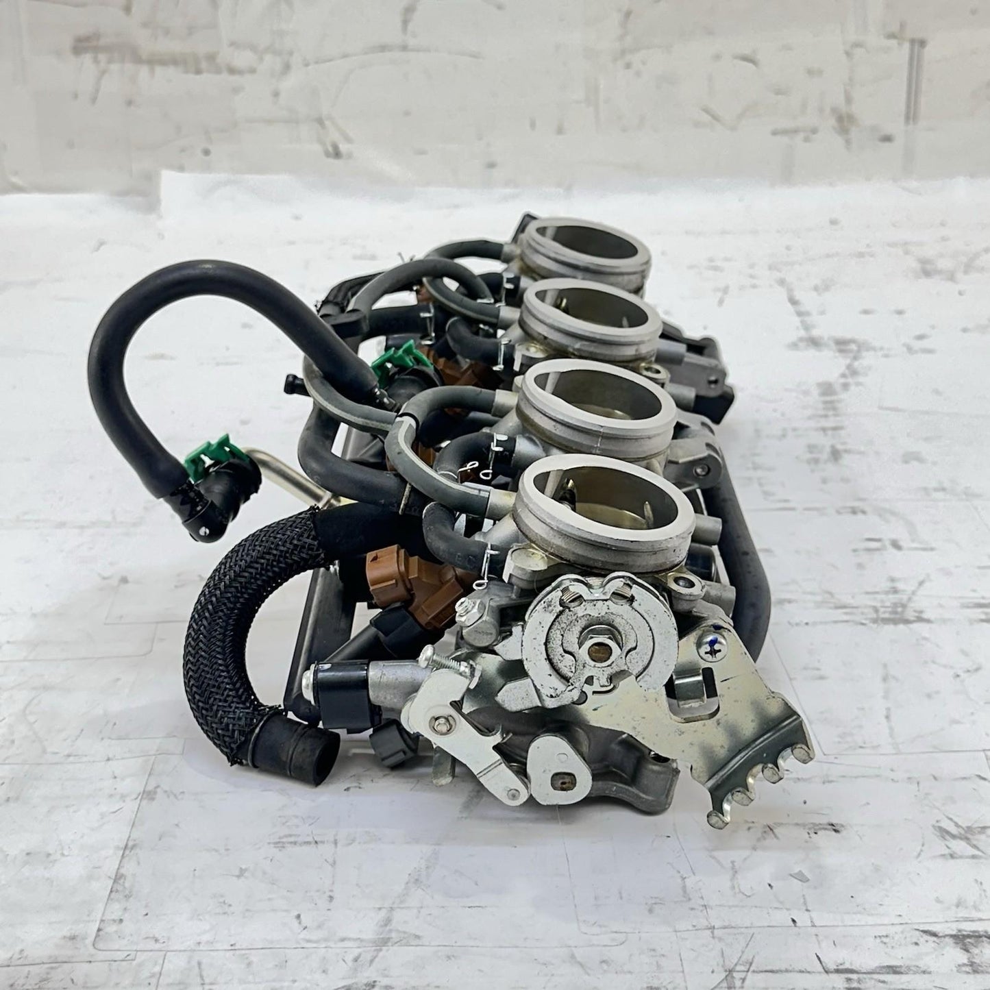 2011 - 2026 SUZUKU GSXR 600 GSXR 750 THROTTLE BODY FUEL INJECTOR RAILING STOCK