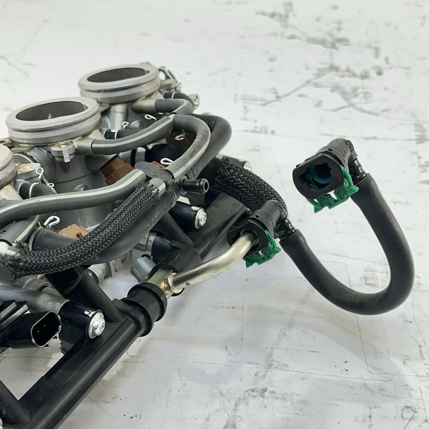 2011 - 2026 SUZUKU GSXR 600 GSXR 750 THROTTLE BODY FUEL INJECTOR RAILING STOCK