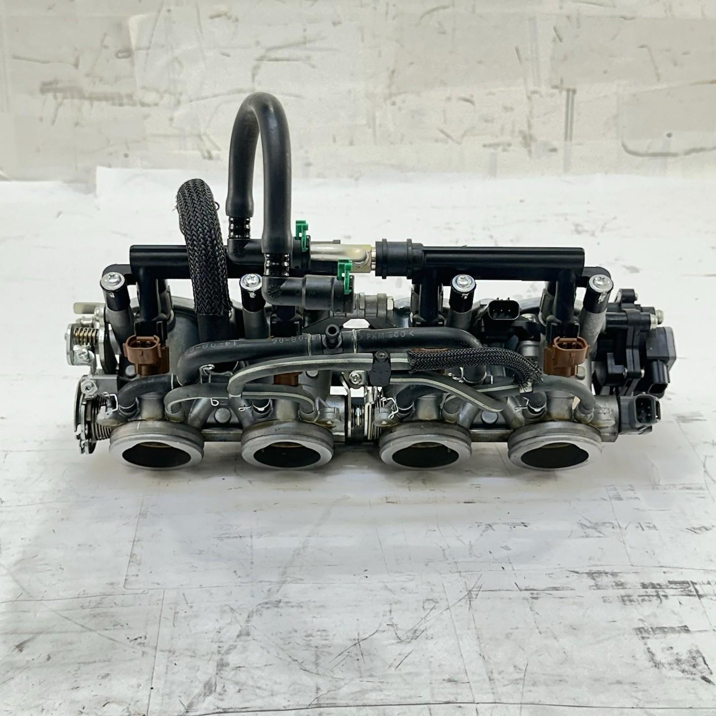 2011 - 2026 SUZUKU GSXR 600 GSXR 750 THROTTLE BODY FUEL INJECTOR RAILING STOCK