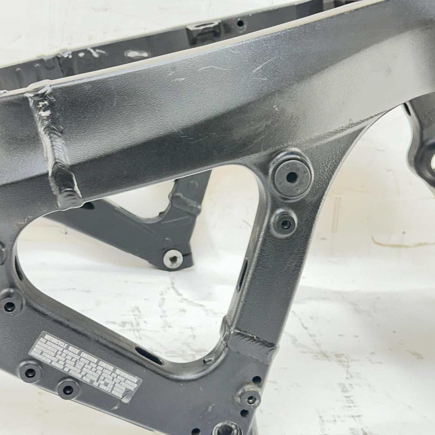 2011 - 2026 SUZUKU GSXR 600 GSXR 750 MAIN FRAME BODY CHASSIS *SCUFFED*