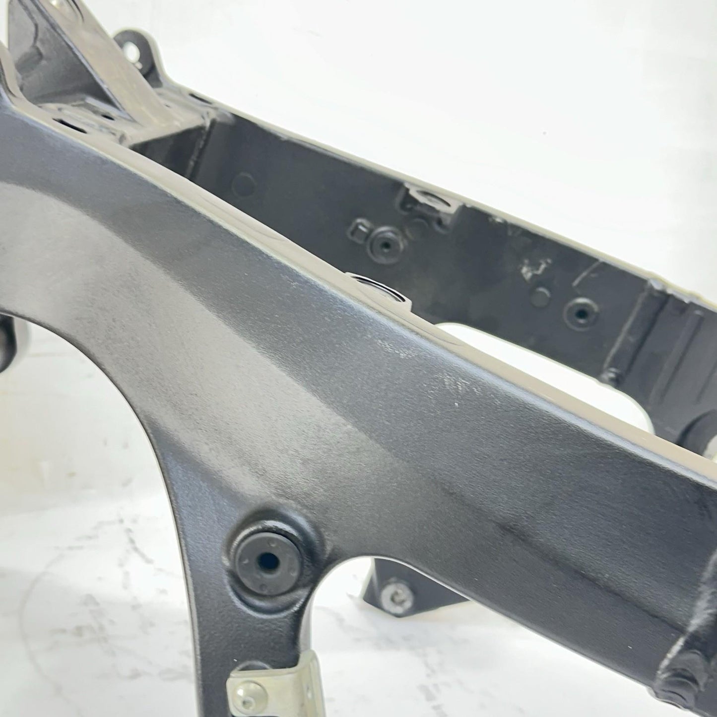 2011 - 2026 SUZUKU GSXR 600 GSXR 750 MAIN FRAME BODY CHASSIS *SCUFFED*
