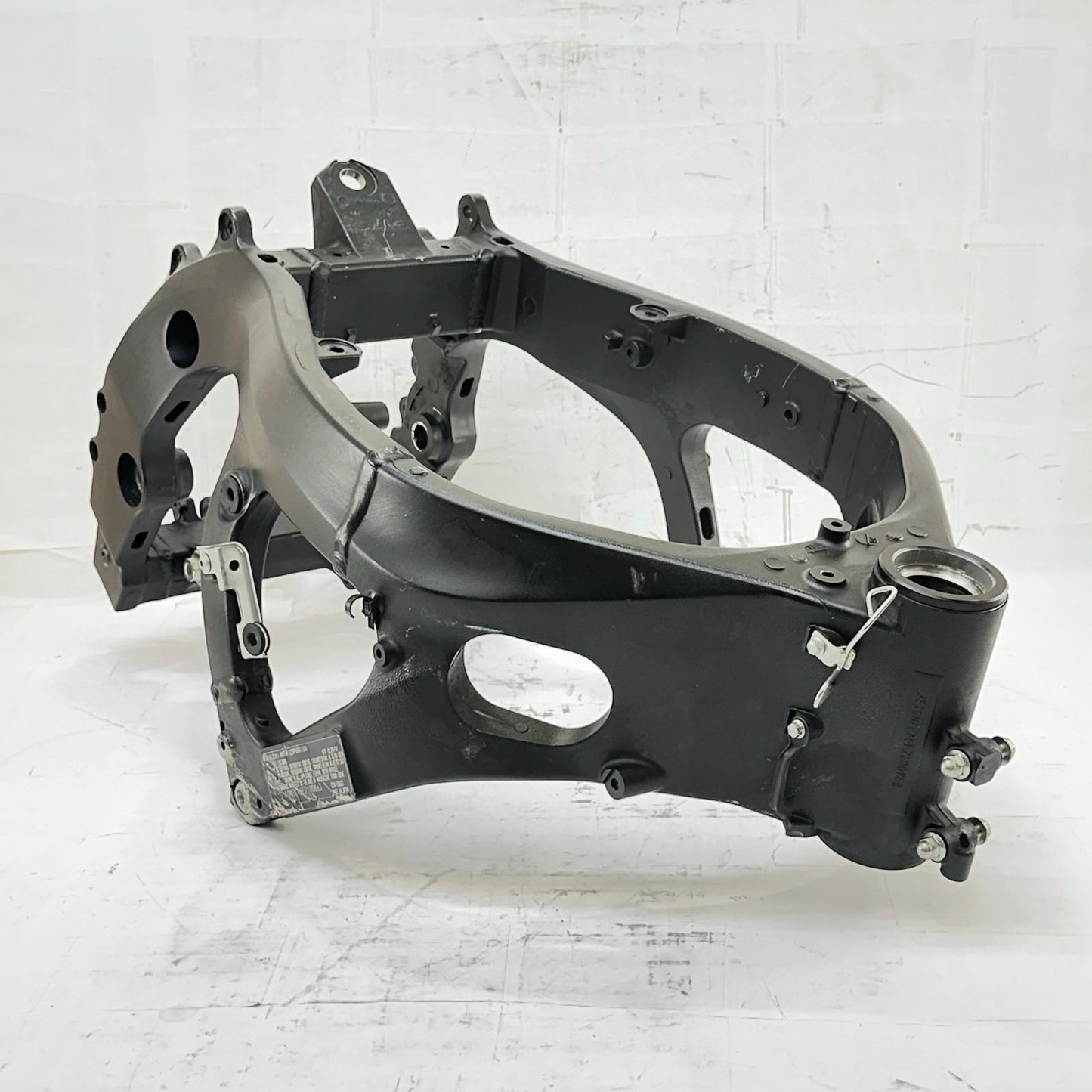 2011 - 2026 SUZUKU GSXR 600 GSXR 750 MAIN FRAME BODY CHASSIS *SCUFFED*