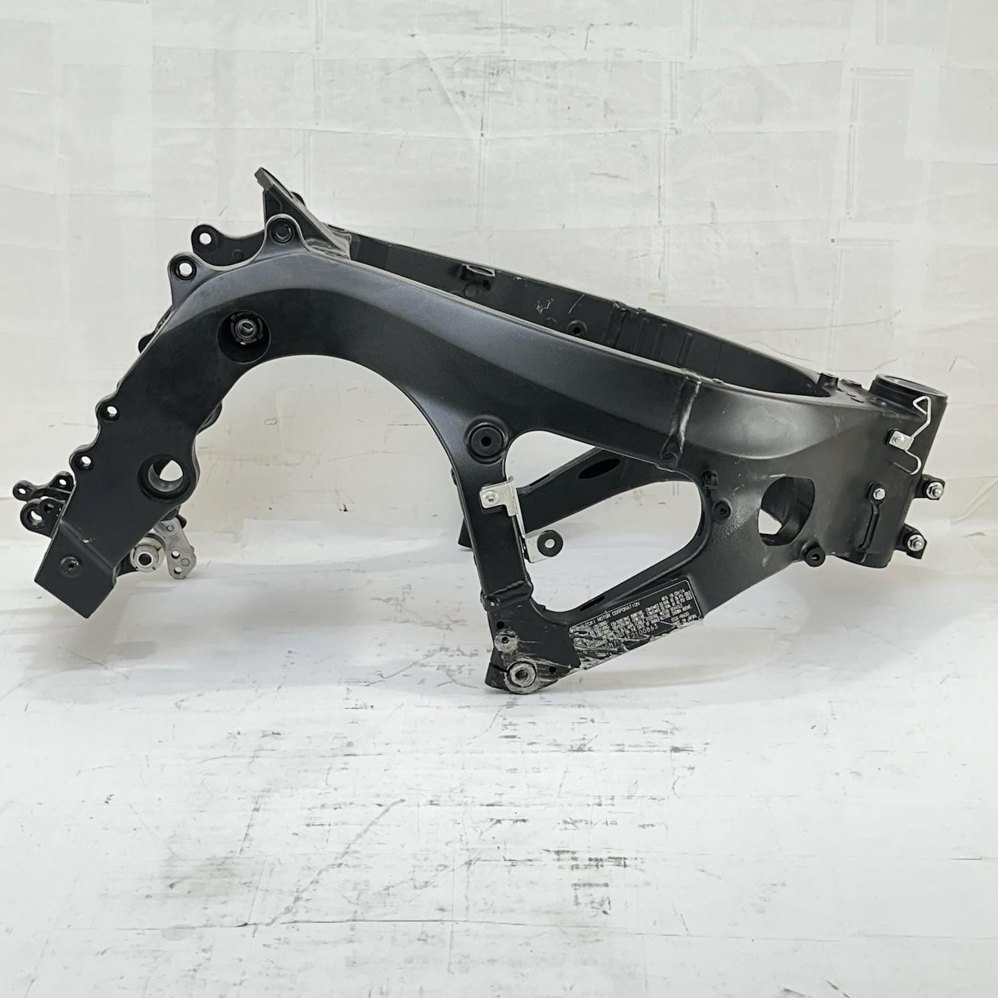 2011 - 2026 SUZUKU GSXR 600 GSXR 750 MAIN FRAME BODY CHASSIS *SCUFFED*