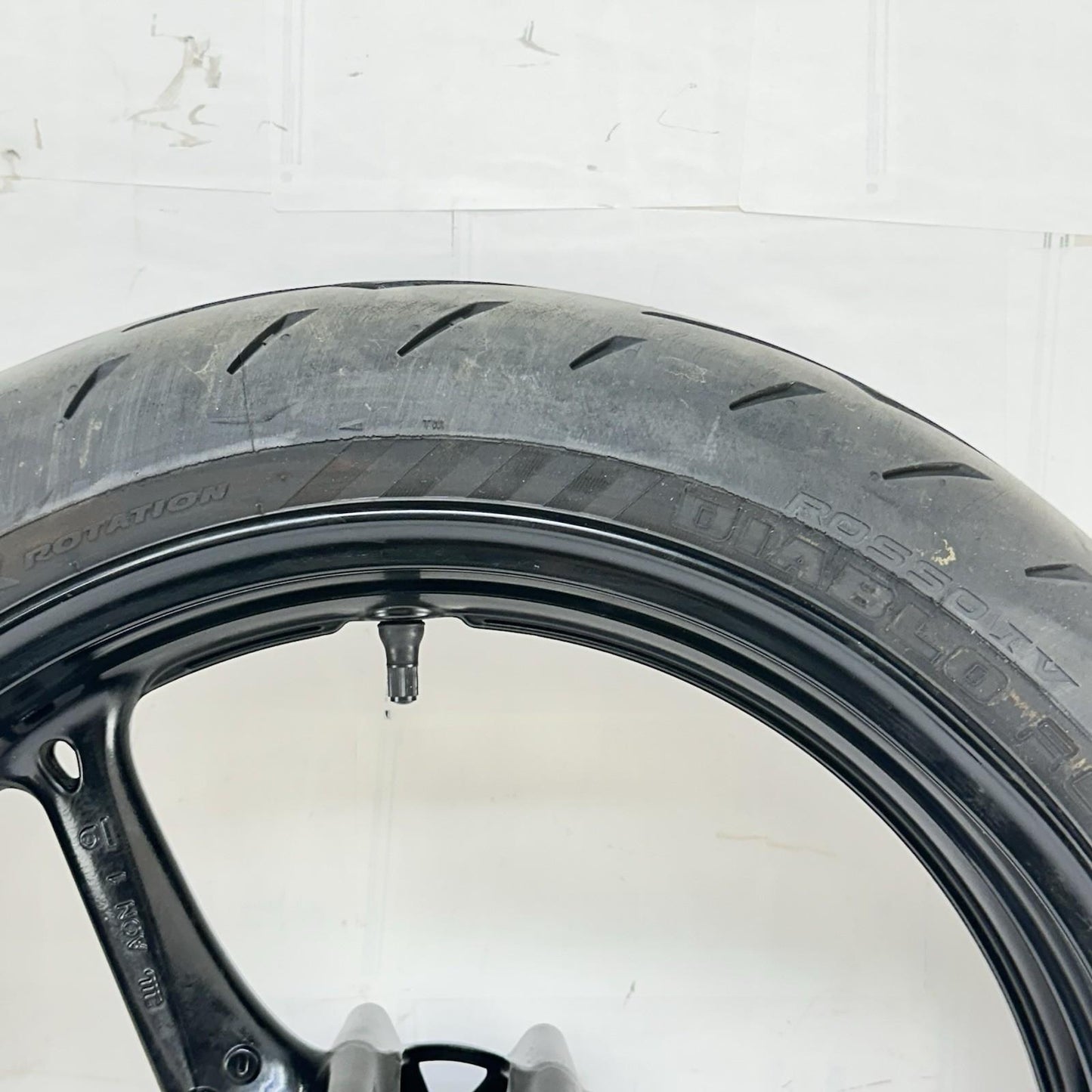2011 - 2026 SUZUKU GSXR 600 GSXR 750 FRONT WHEEL RIM TIRE RUBBER BLACK STOCK