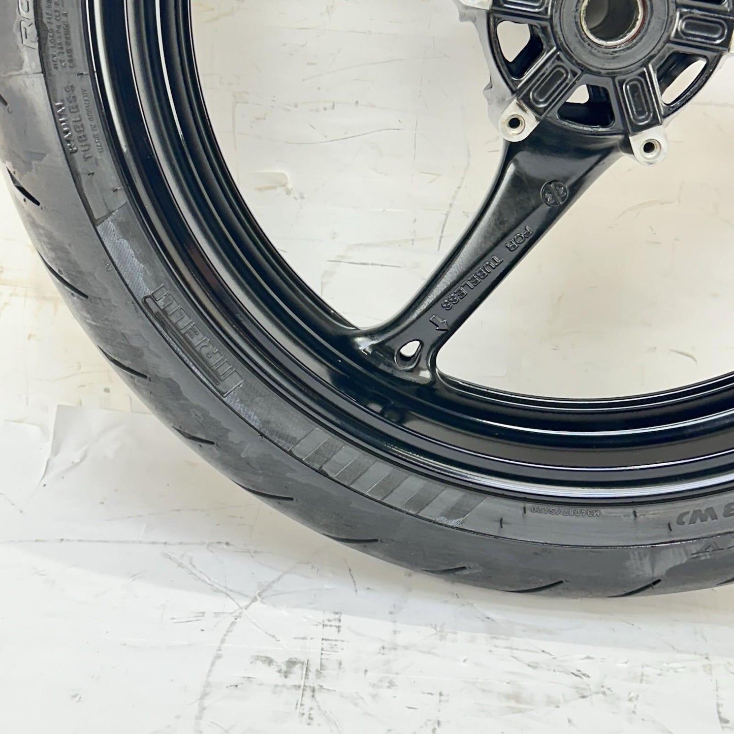 2011 - 2026 SUZUKU GSXR 600 GSXR 750 FRONT WHEEL RIM TIRE RUBBER BLACK STOCK