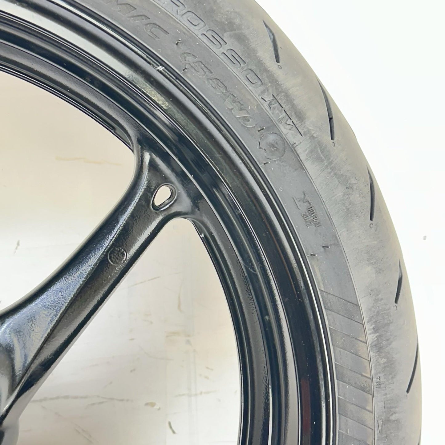 2011 - 2026 SUZUKU GSXR 600 GSXR 750 FRONT WHEEL RIM TIRE RUBBER BLACK STOCK