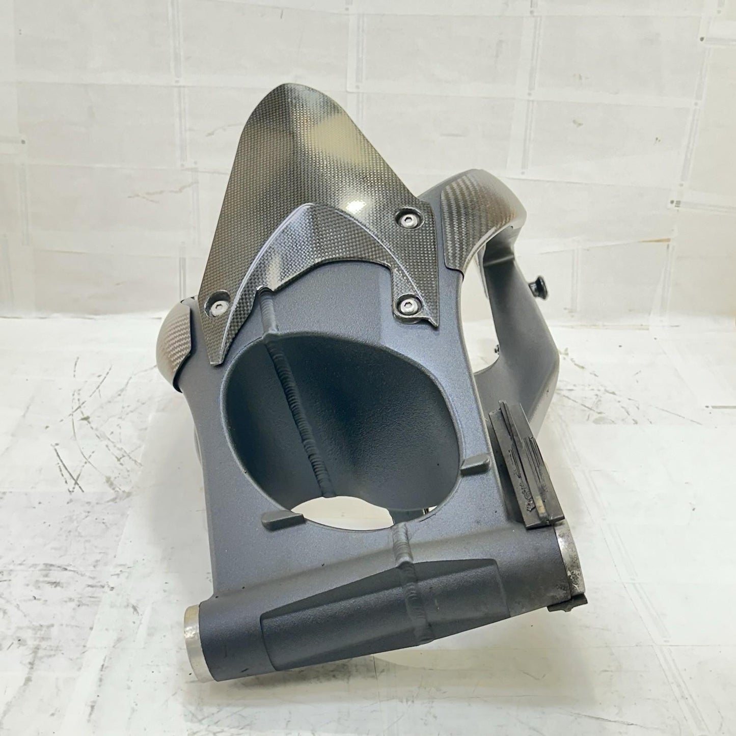 2013 - 2017 TRIUMPH DAYTONA 675 SWINGARM REAR BACK SUSPENSION WHEEL FRAME BLACK