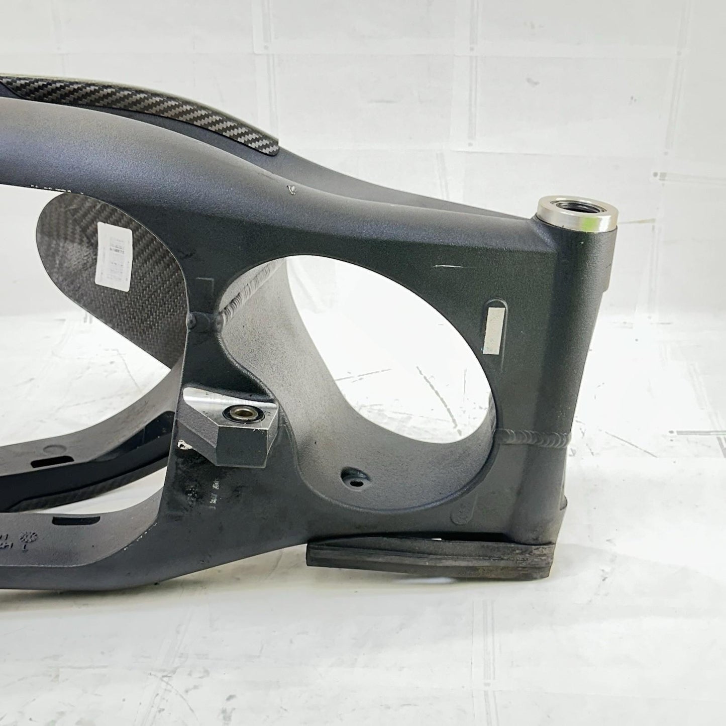 2013 - 2017 TRIUMPH DAYTONA 675 SWINGARM REAR BACK SUSPENSION WHEEL FRAME BLACK