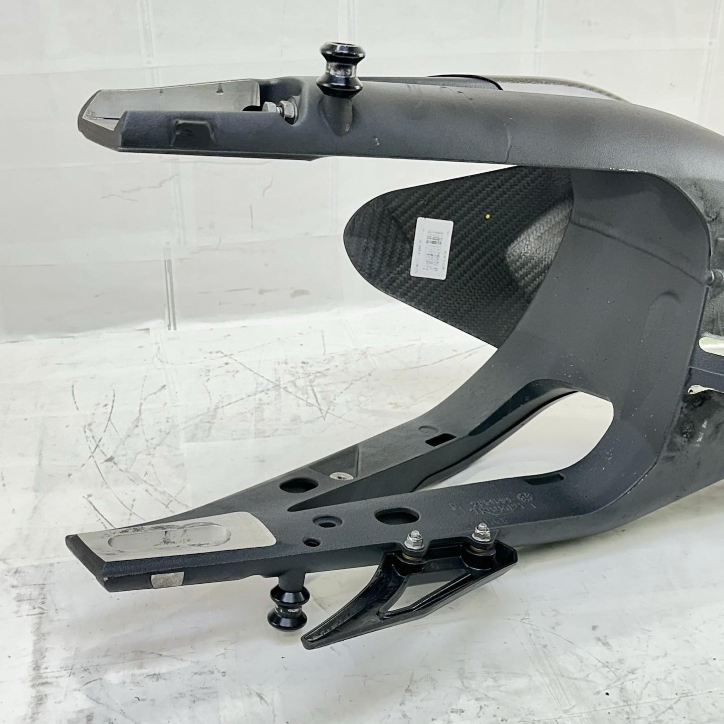 2013 - 2017 TRIUMPH DAYTONA 675 SWINGARM REAR BACK SUSPENSION WHEEL FRAME BLACK