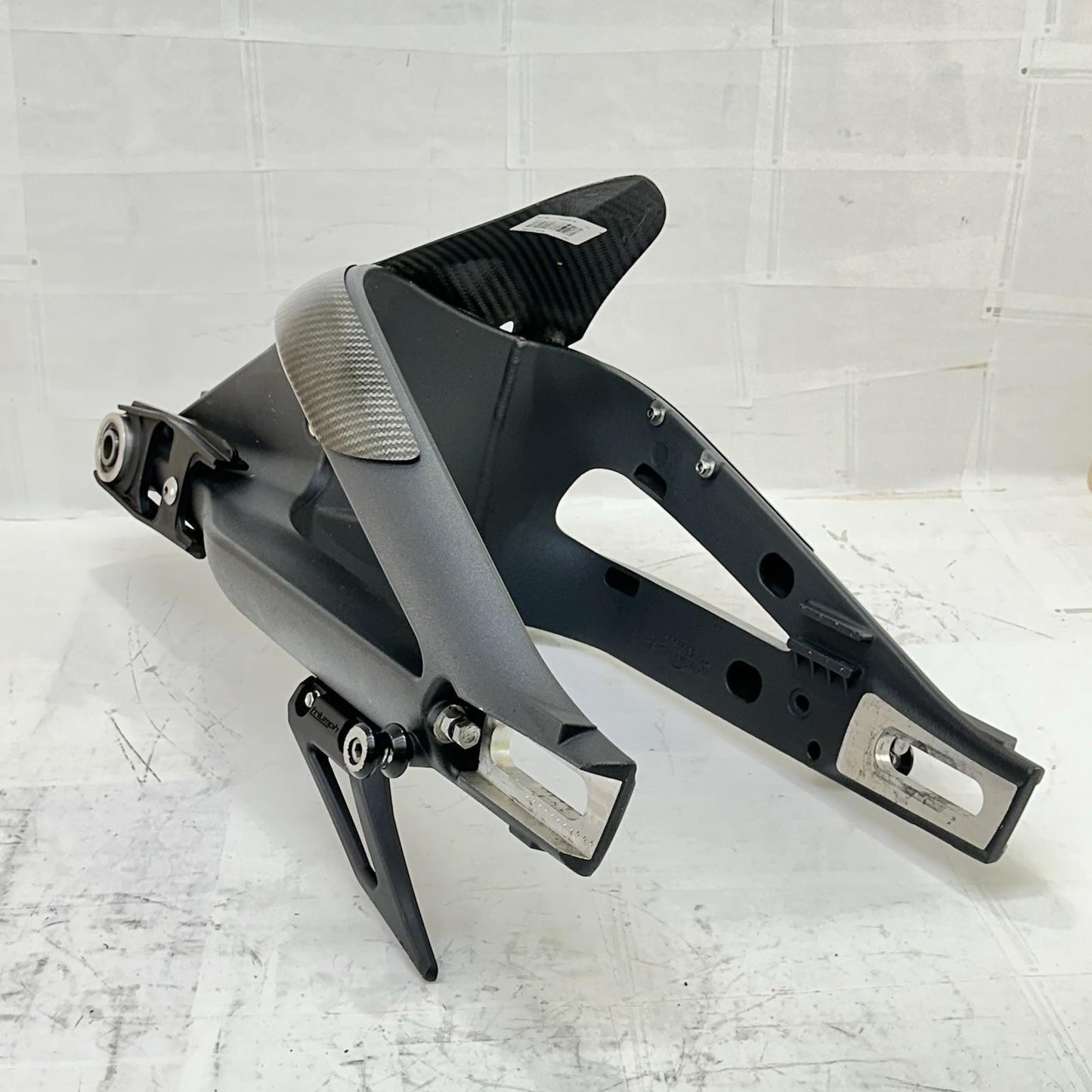 2013 - 2017 TRIUMPH DAYTONA 675 SWINGARM REAR BACK SUSPENSION WHEEL FRAME BLACK