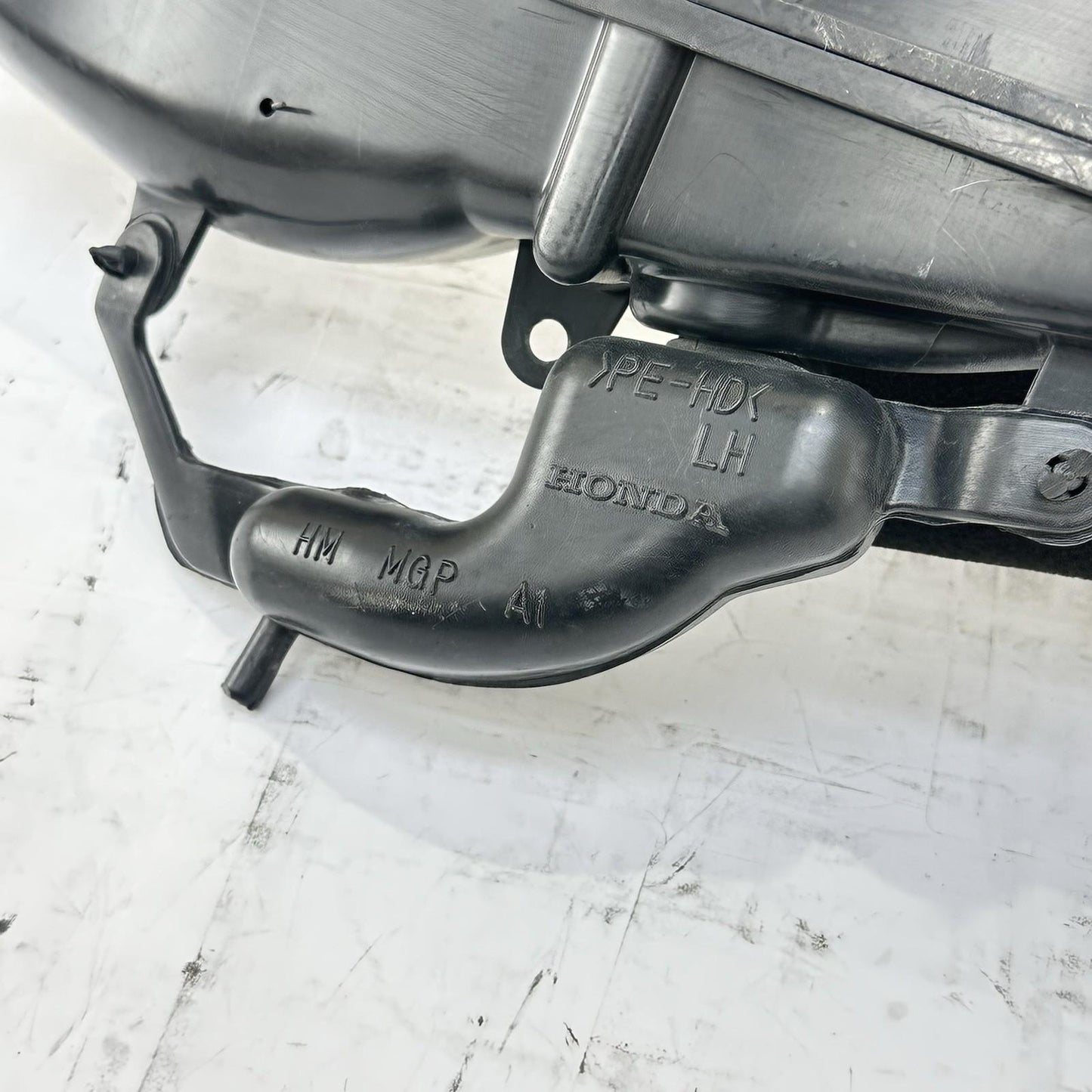 2012 - 2016 HONDA CBR1000RR LEFT SIDE AIR DUCT INTAKE TUBE PLASTIC LINE HOSE