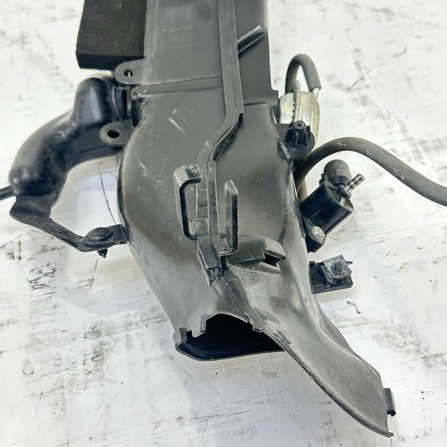 2012 - 2016 HONDA CBR1000RR LEFT SIDE AIR DUCT INTAKE TUBE PLASTIC LINE HOSE