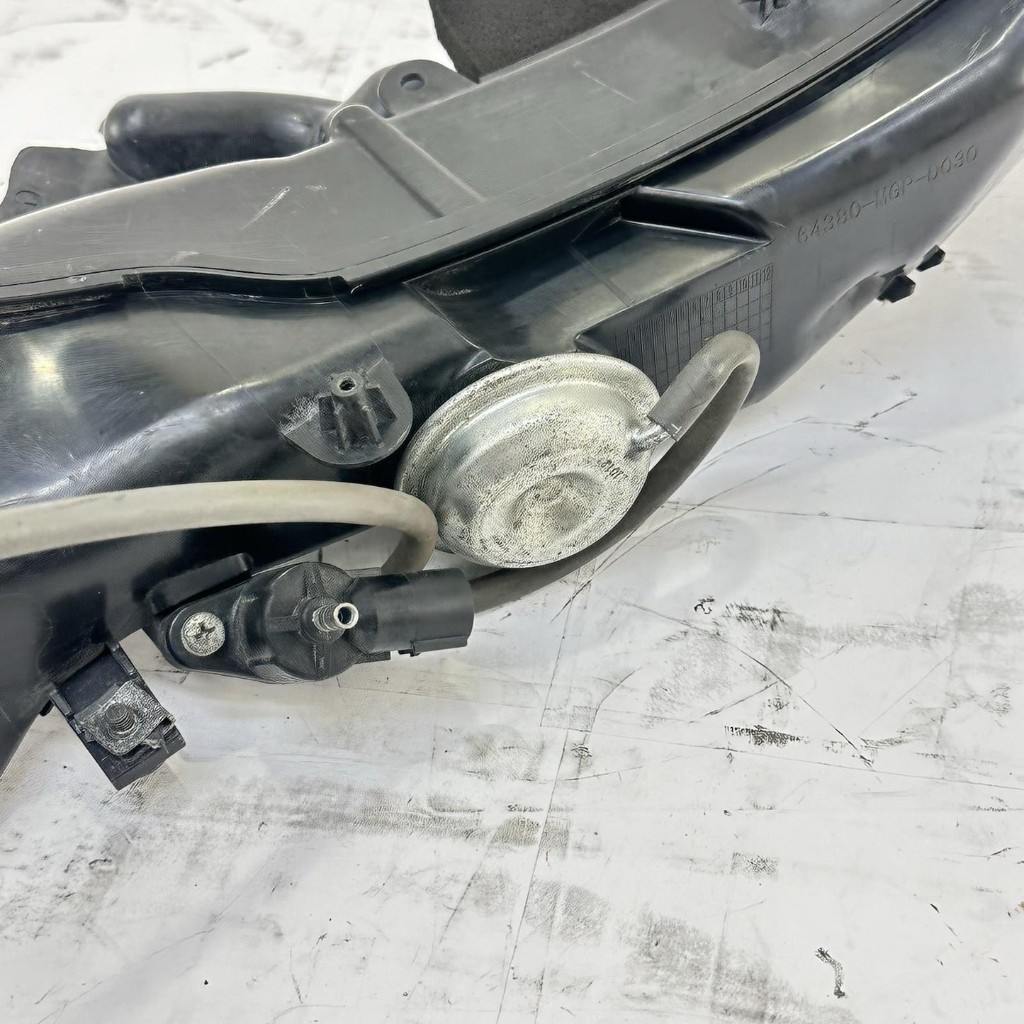 2012 - 2016 HONDA CBR1000RR LEFT SIDE AIR DUCT INTAKE TUBE PLASTIC LINE HOSE