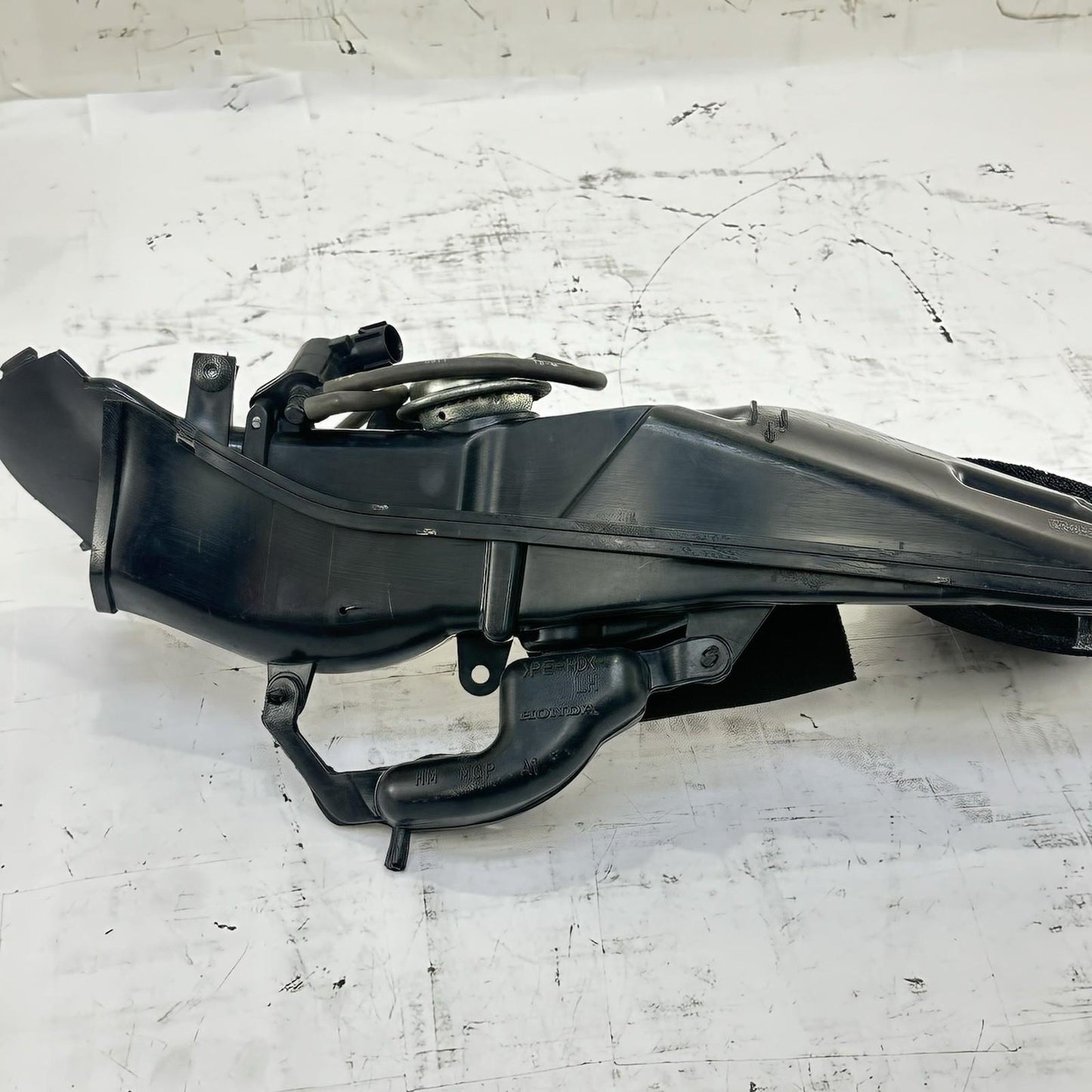 2012 - 2016 HONDA CBR1000RR LEFT SIDE AIR DUCT INTAKE TUBE PLASTIC LINE HOSE