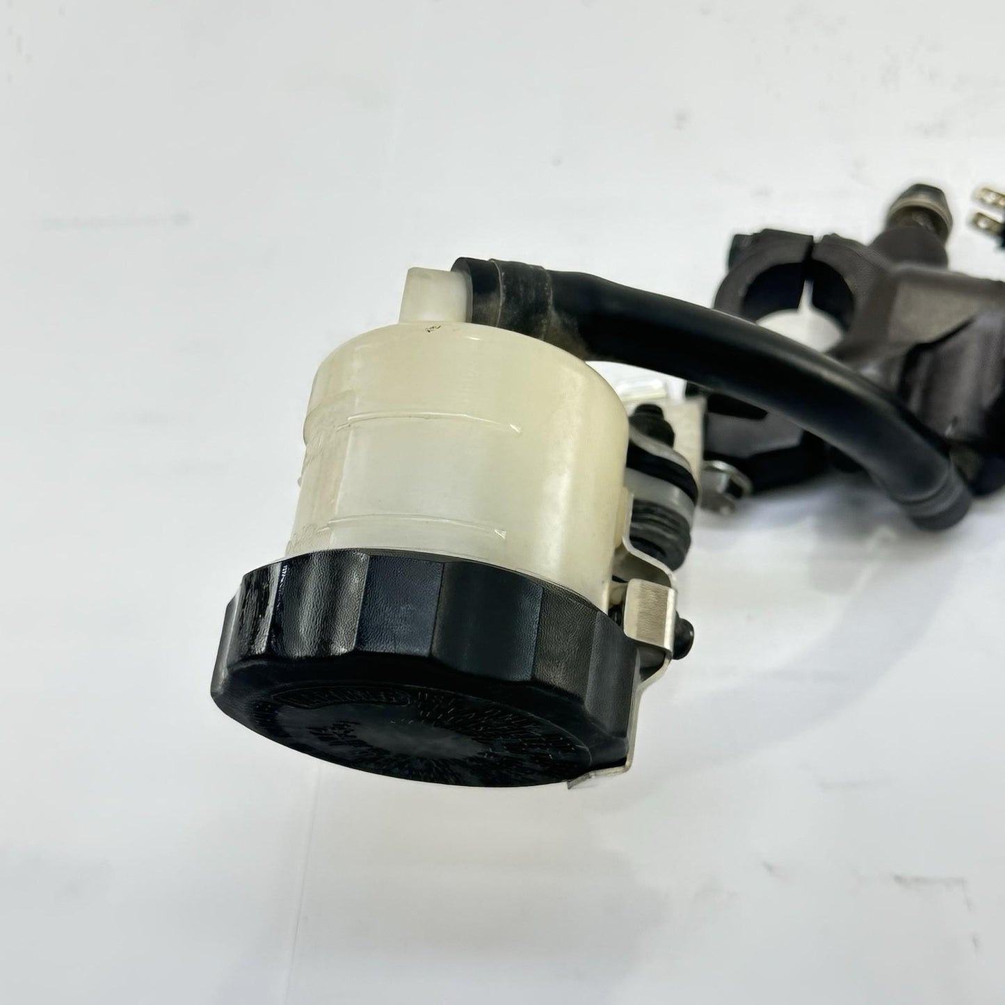 2007 - 2012 HONDA CBR600RR FRONT BRAKE MASTER CYLINDER RESERVOIR BLACK STOCK