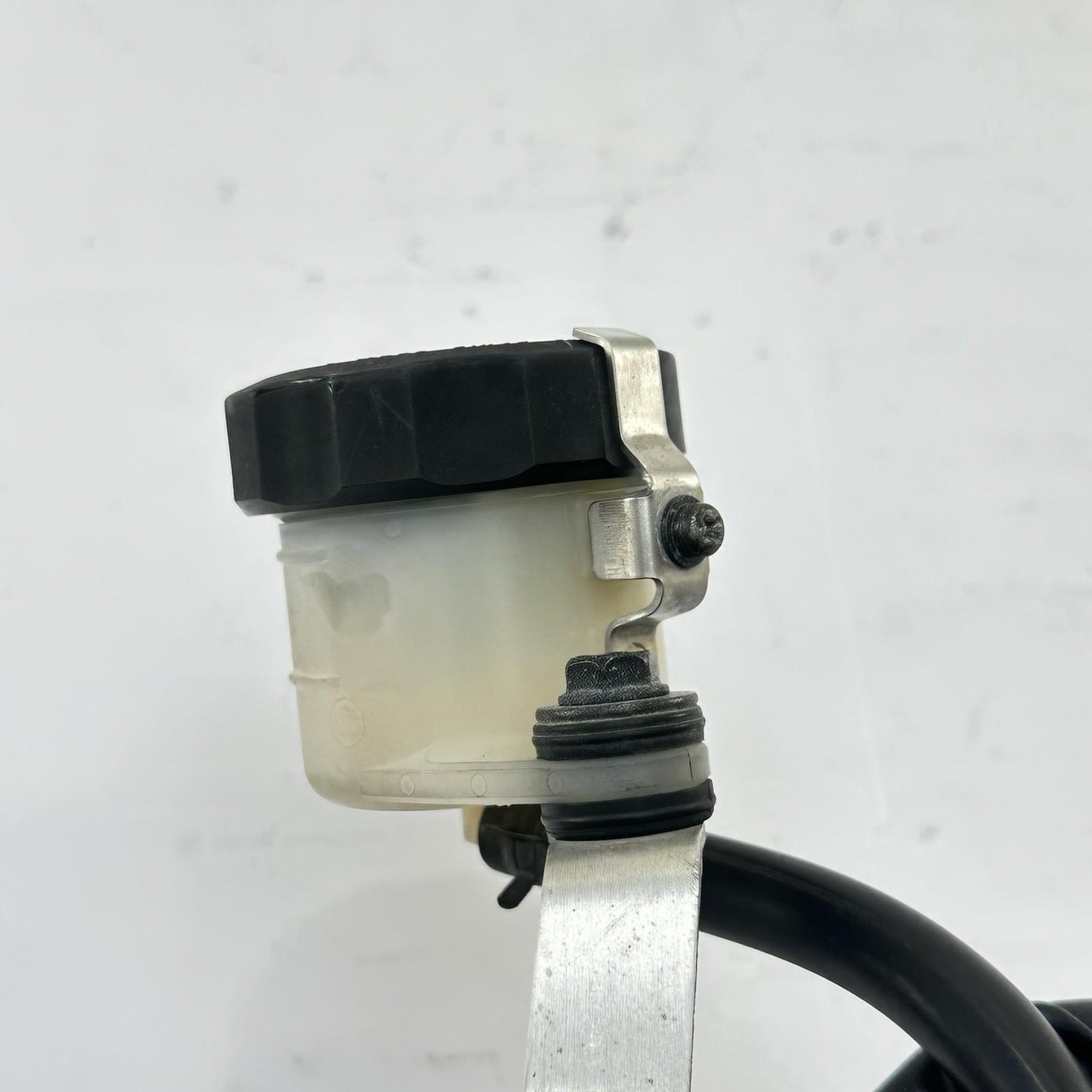 2007 - 2012 HONDA CBR600RR FRONT BRAKE MASTER CYLINDER RESERVOIR BLACK STOCK