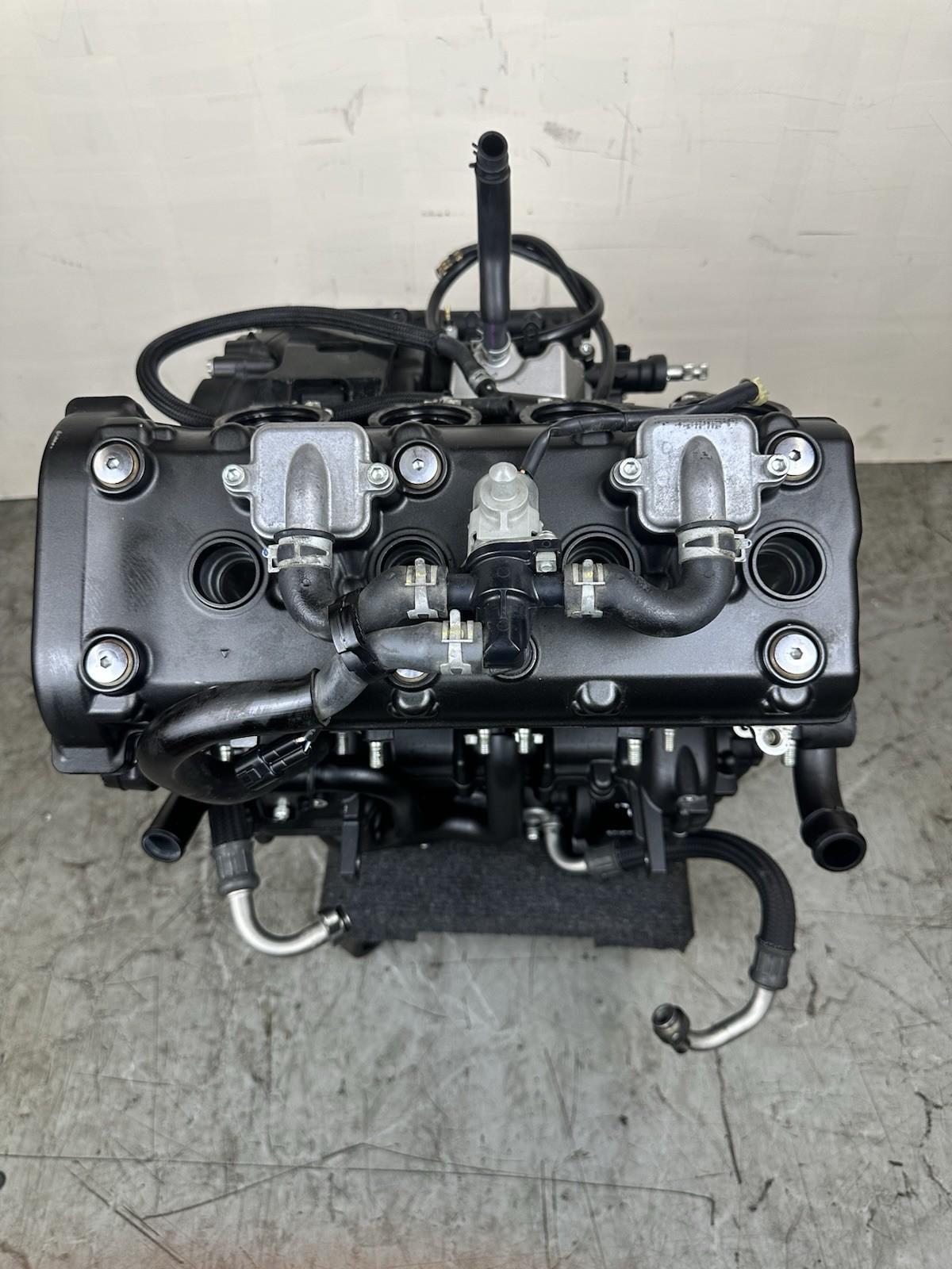 2015 - 2019 YAMAHA YZF R1 R1M ENGINE MOTOR 30 DAY WARRANTY TESTED *DAMAGED CASE*