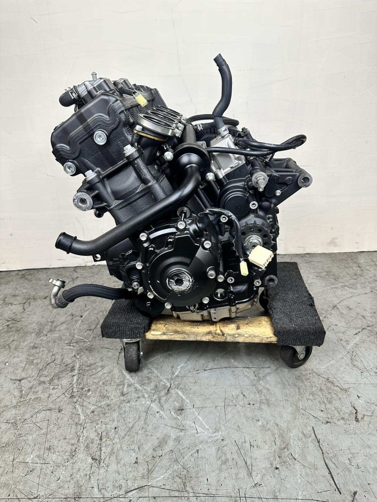 2015 - 2019 YAMAHA YZF R1 R1M ENGINE MOTOR 30 DAY WARRANTY TESTED *DAMAGED CASE*