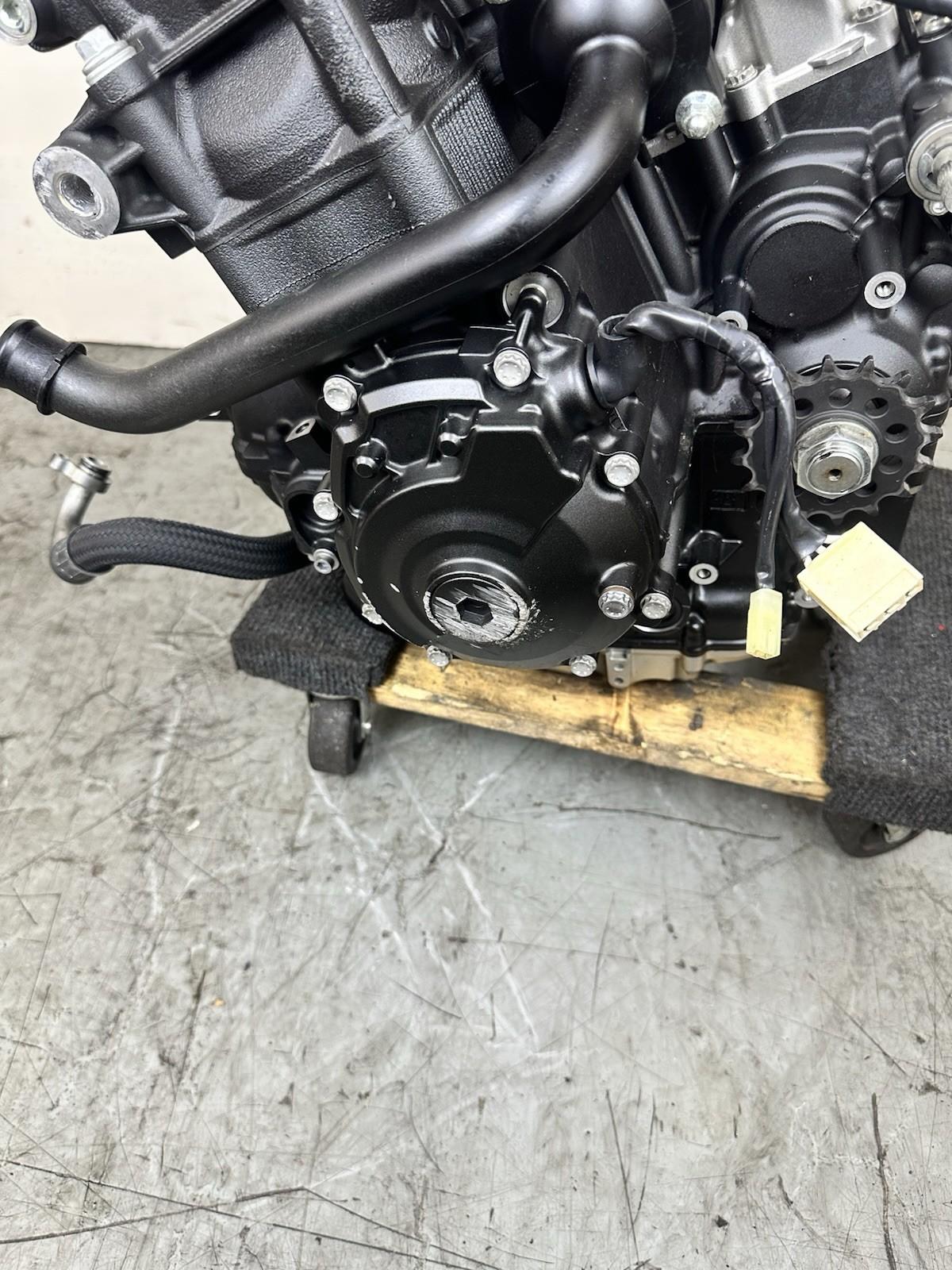 2015 - 2019 YAMAHA YZF R1 R1M ENGINE MOTOR 30 DAY WARRANTY TESTED *DAMAGED CASE*
