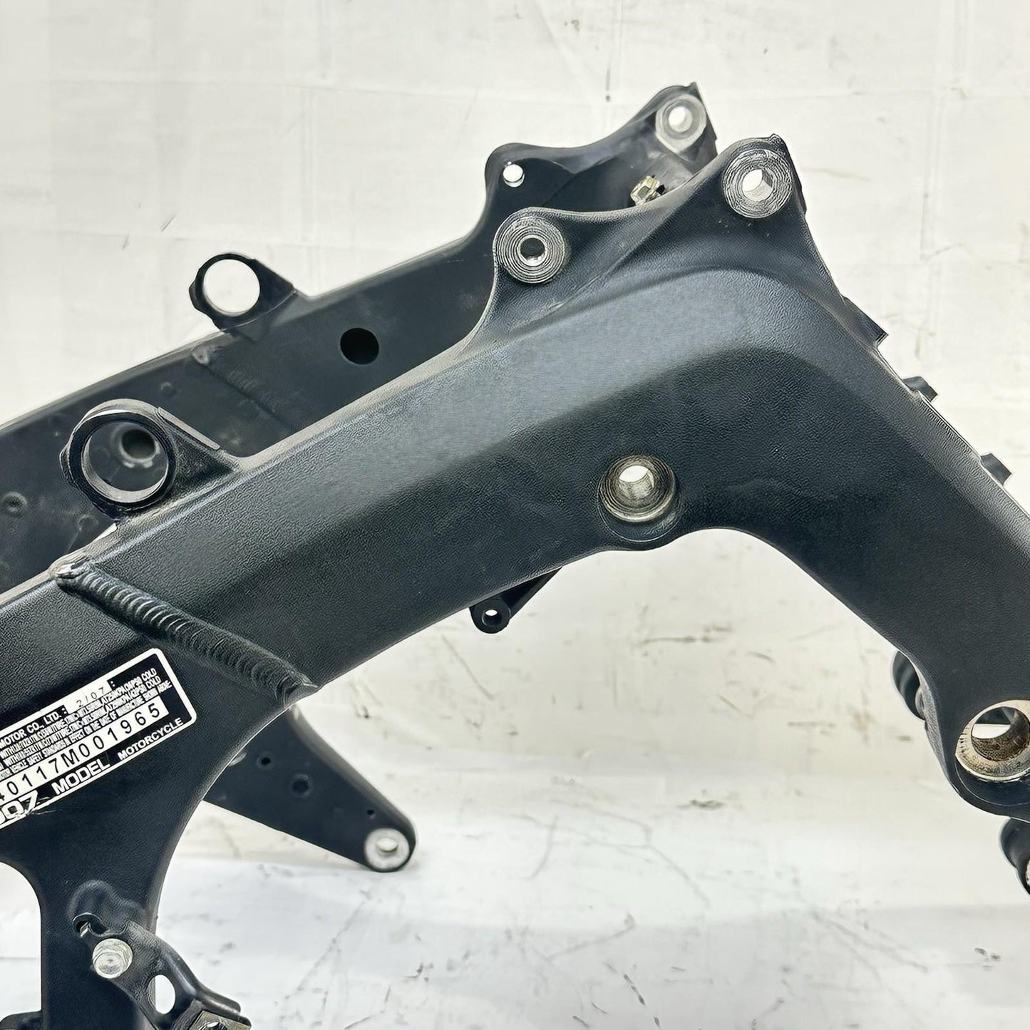 2007 - 2012 HONDA CBR600RR MAIN FRAME BODY CHASSIS BLACK STOCK