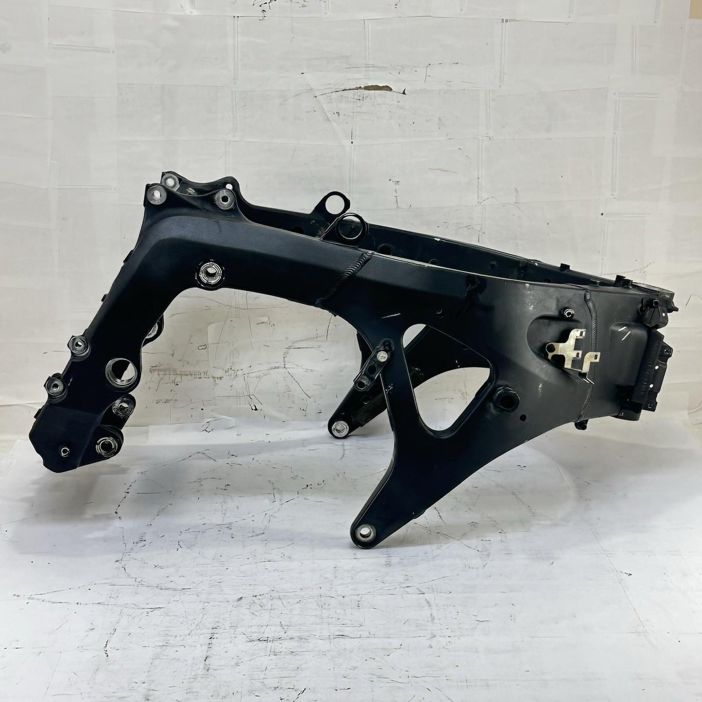 2007 - 2012 HONDA CBR600RR MAIN FRAME BODY CHASSIS BLACK STOCK