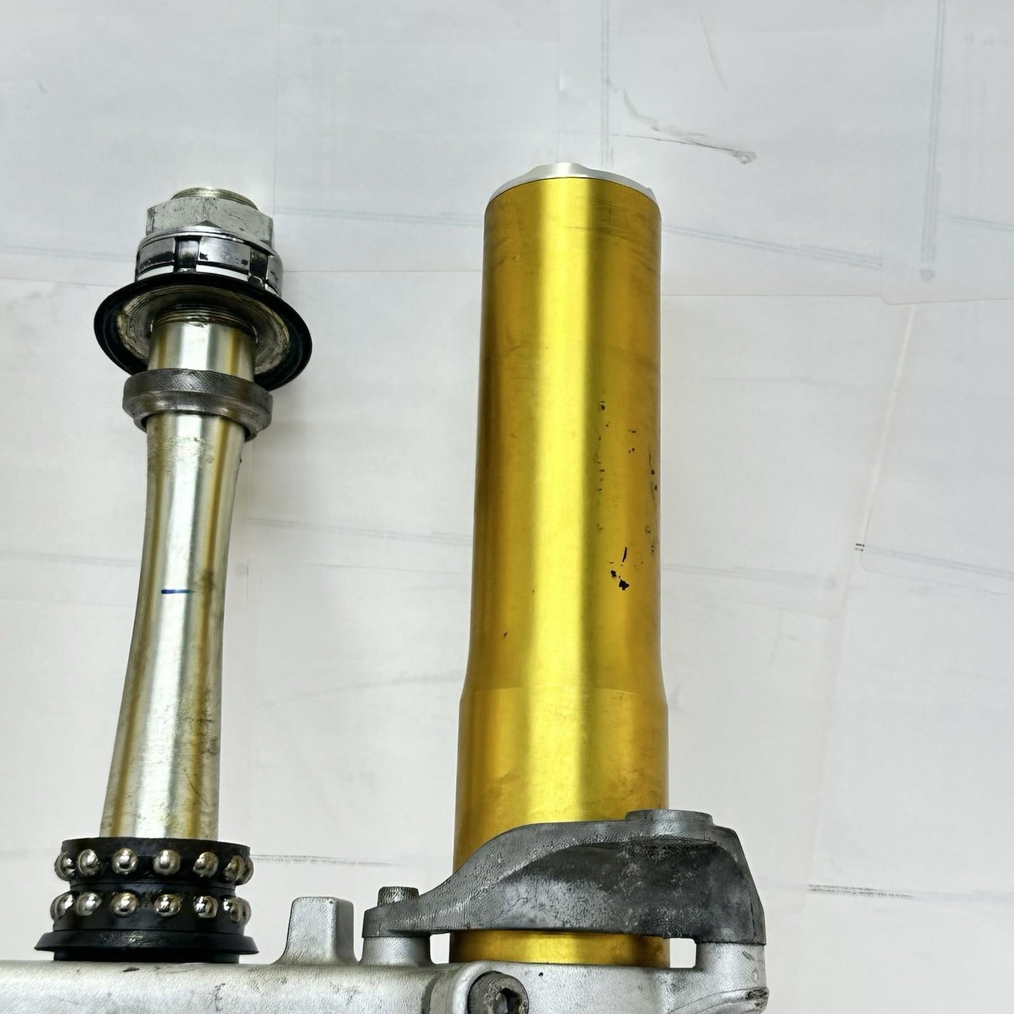 2009 - 2014 YAMAHA YZF R1 FRONT FORKS LOWER TRIPLE TREE SUSPENSION OHLINS TTX