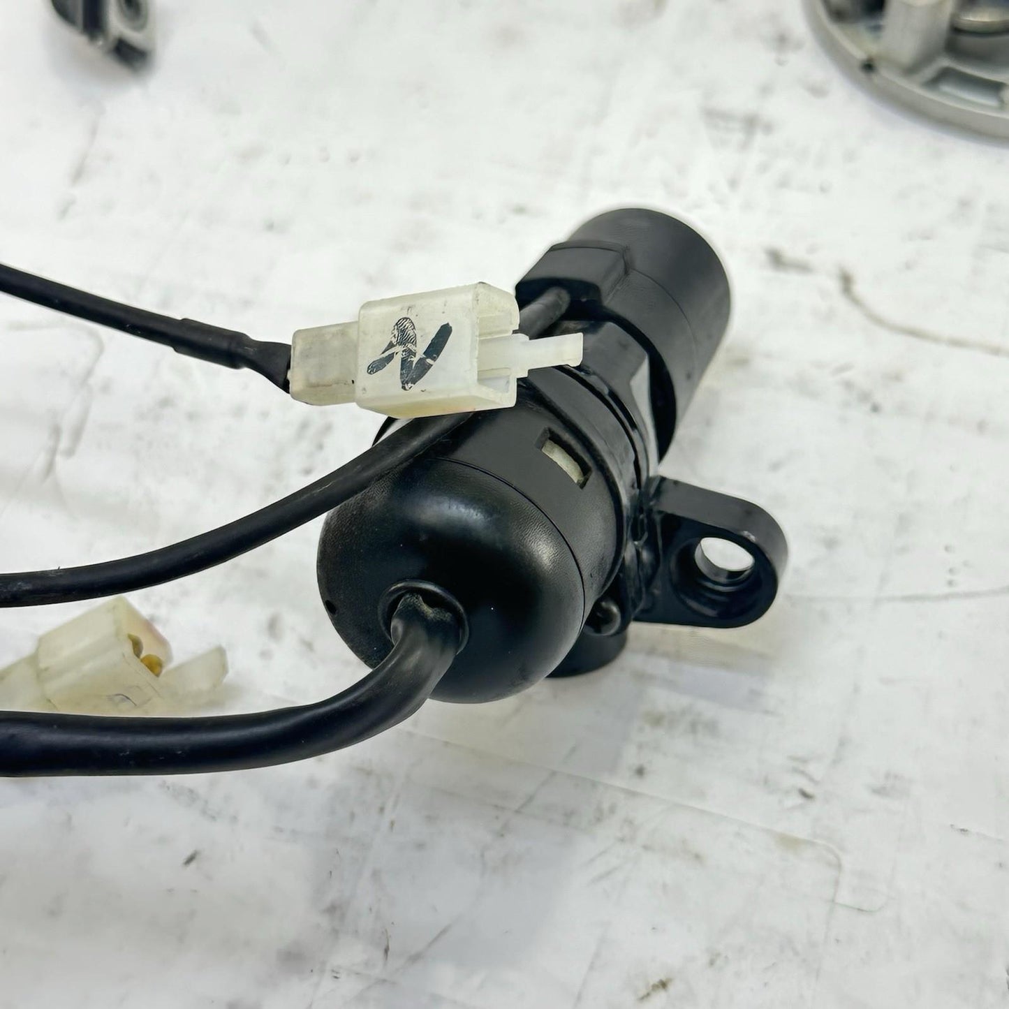 2021 - 2026 APRILIA RS 660 IGNITION LOCK SET KEY GAS CAP SEAT LATCH SWITCH BOLTS