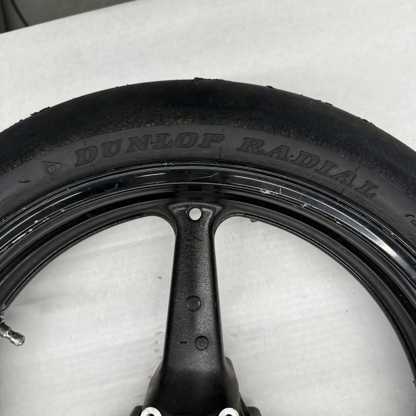 2008 - 2011 HONDA CBR1000RR FRONT WHEEL RIM W TIRE STRAIGHT STOCK *STRAIGHT*