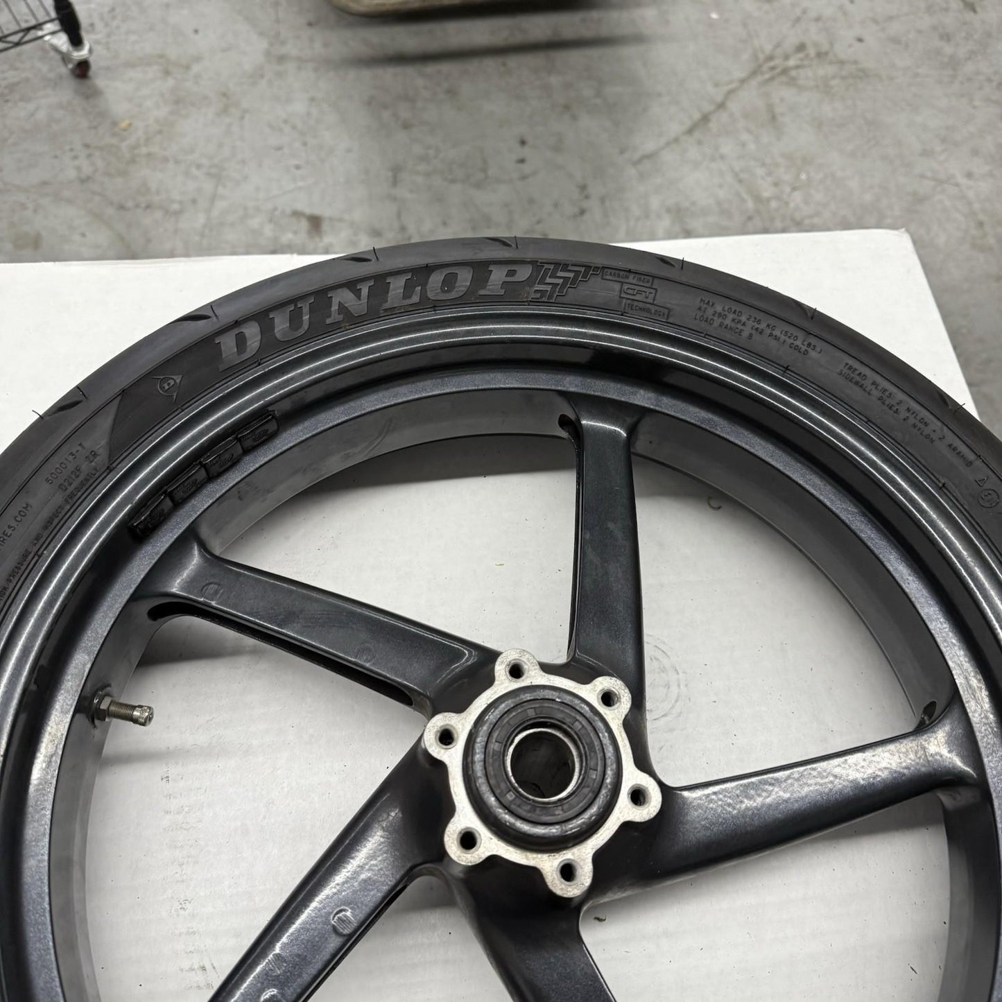 2001 - 2003 APRILIA RSV 1000 MILLE FRONT WHEEL RIM DUNLOP TIRE 120/70ZR17