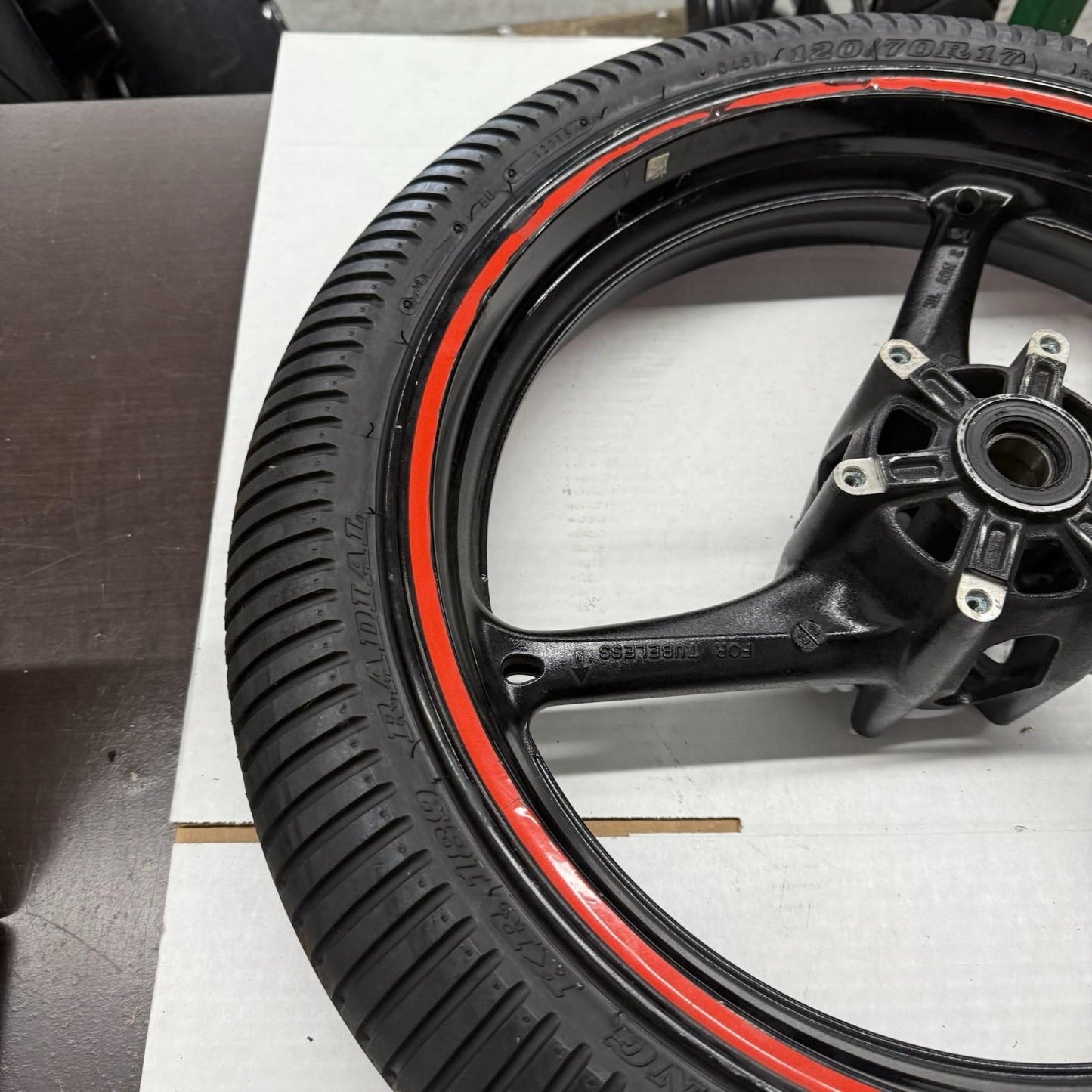 2011 - 2026 SUZUKI GSX600 GSXR750 FRONT WHEEL RIM TIRE RUBBER STRAIGHT BLACK