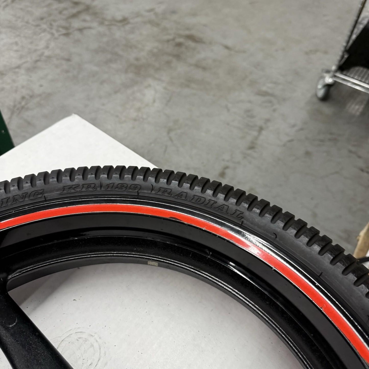 2011 - 2026 SUZUKI GSX600 GSXR750 FRONT WHEEL RIM TIRE RUBBER STRAIGHT BLACK