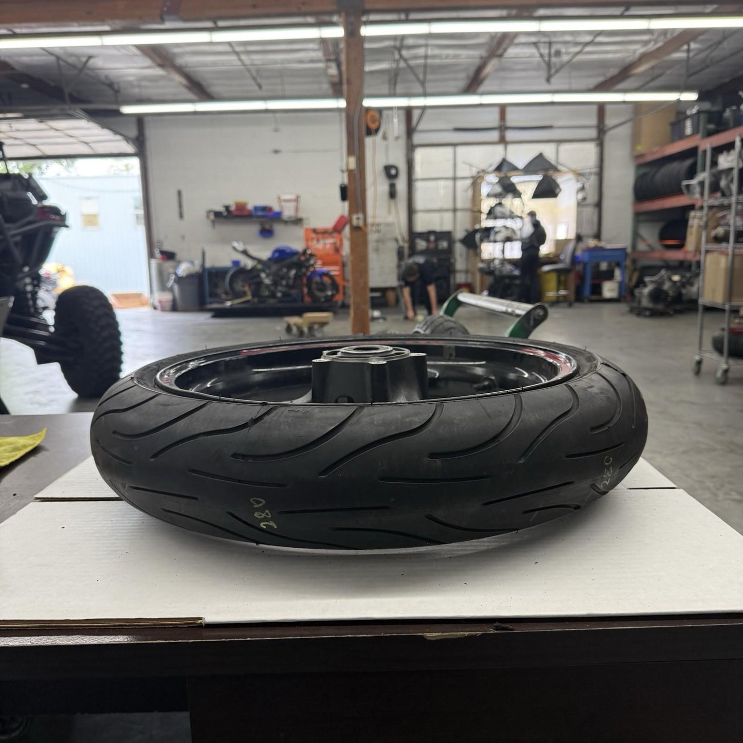 2006 2007 SUZUKI GSXR600 GSXR750 FRONT WHEEL RIM MICHELIN TIRE STRAIGHT