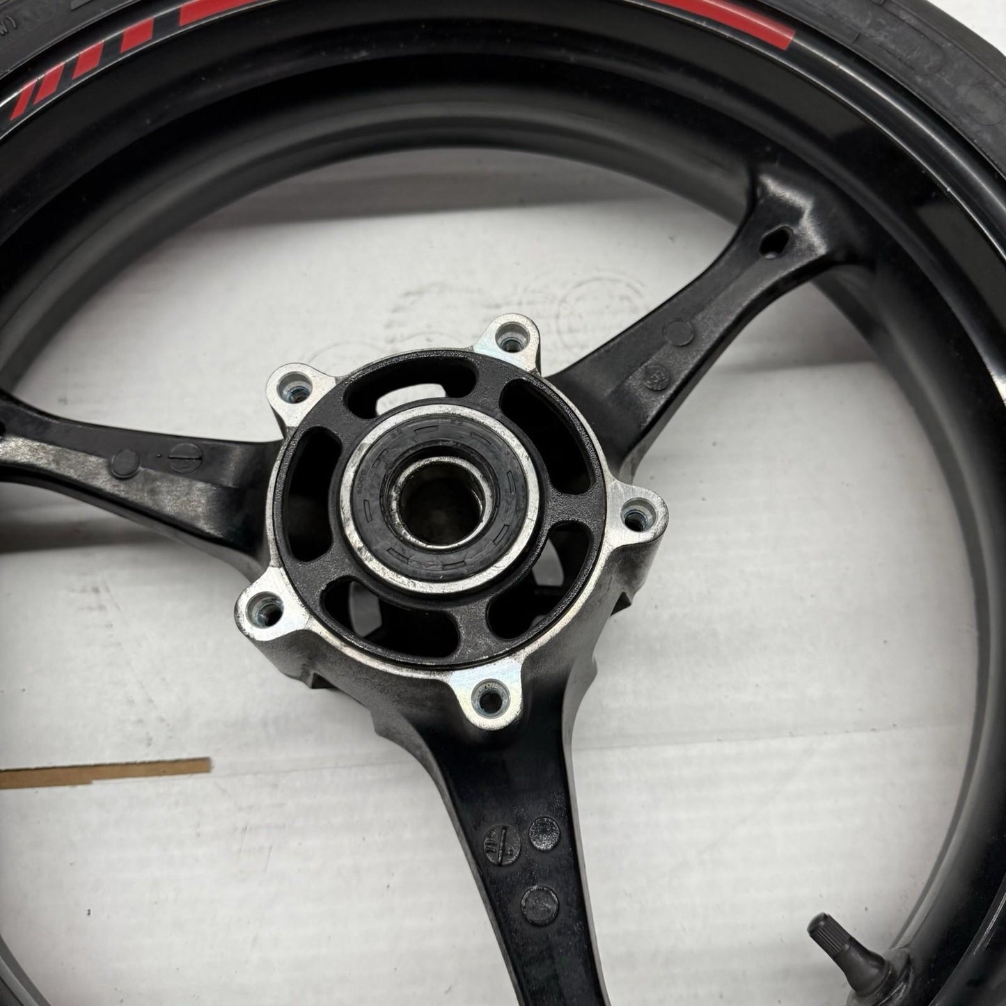 2006 2007 SUZUKI GSXR600 GSXR750 FRONT WHEEL RIM MICHELIN TIRE STRAIGHT