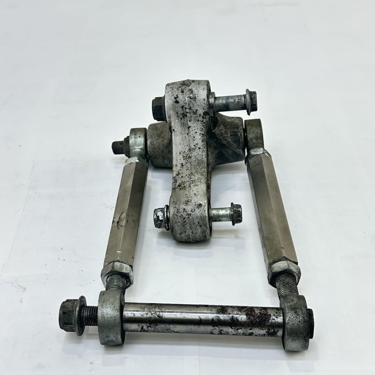 2006 2007 SUZUKI GSXR 600 GSXR 750 DOG BONE REAR SHOCK LINKAGE BACK SUSPENSION