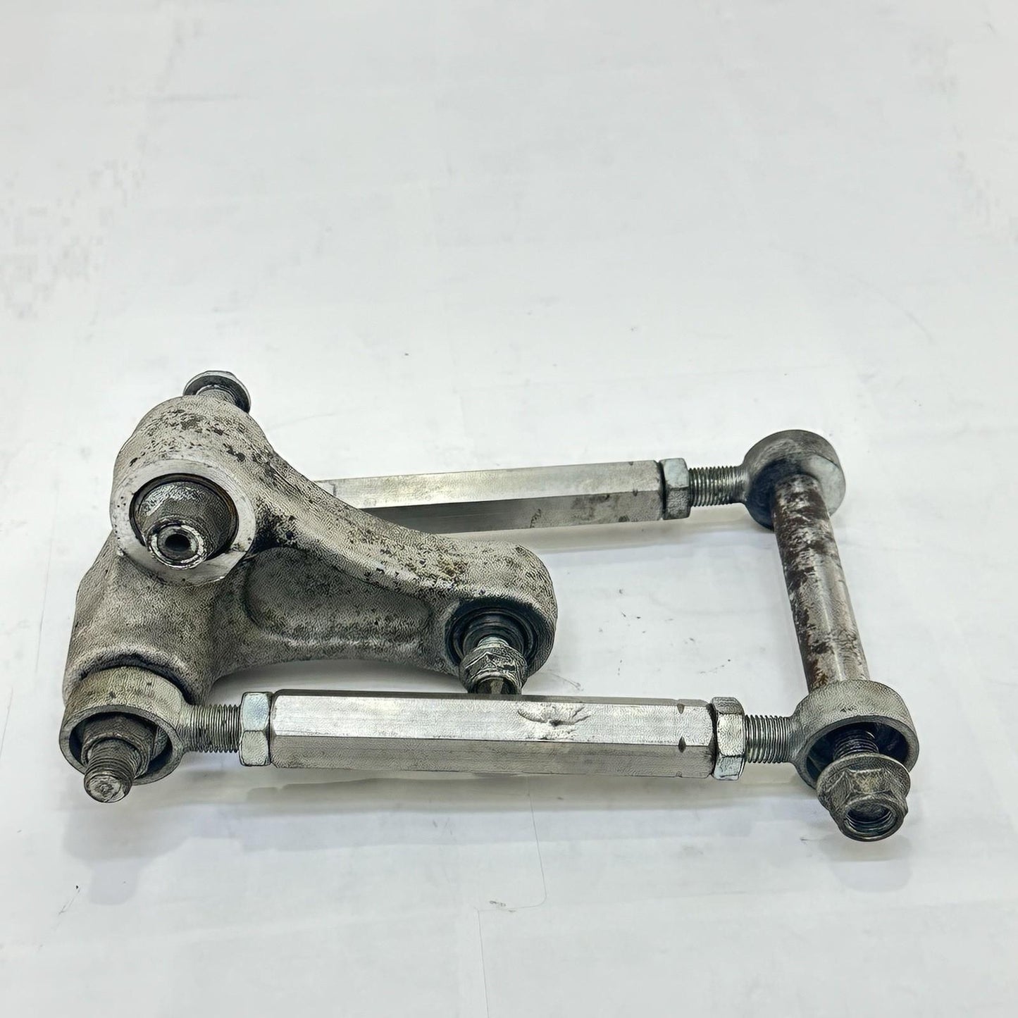 2006 2007 SUZUKI GSXR 600 GSXR 750 DOG BONE REAR SHOCK LINKAGE BACK SUSPENSION