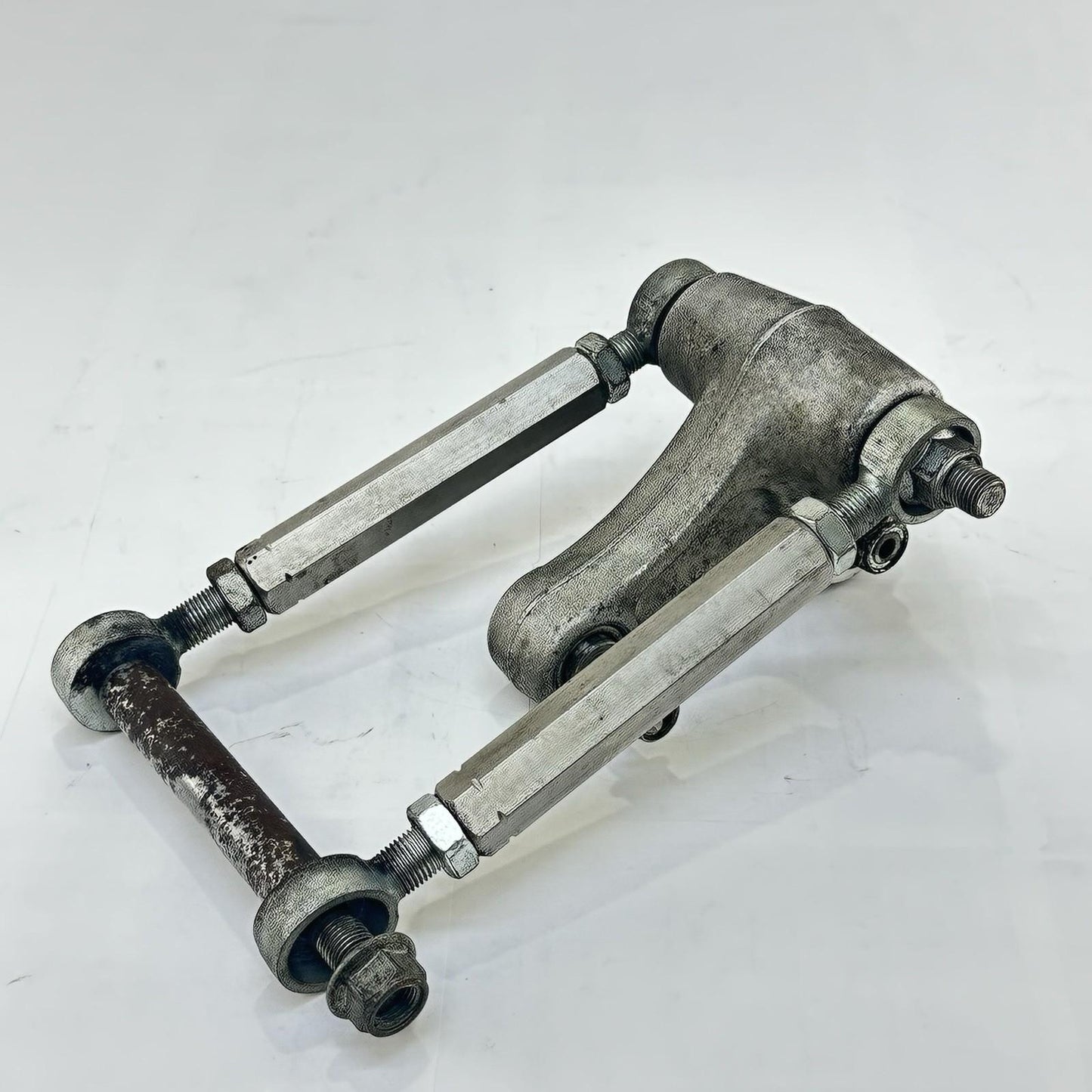 2006 2007 SUZUKI GSXR 600 GSXR 750 DOG BONE REAR SHOCK LINKAGE BACK SUSPENSION