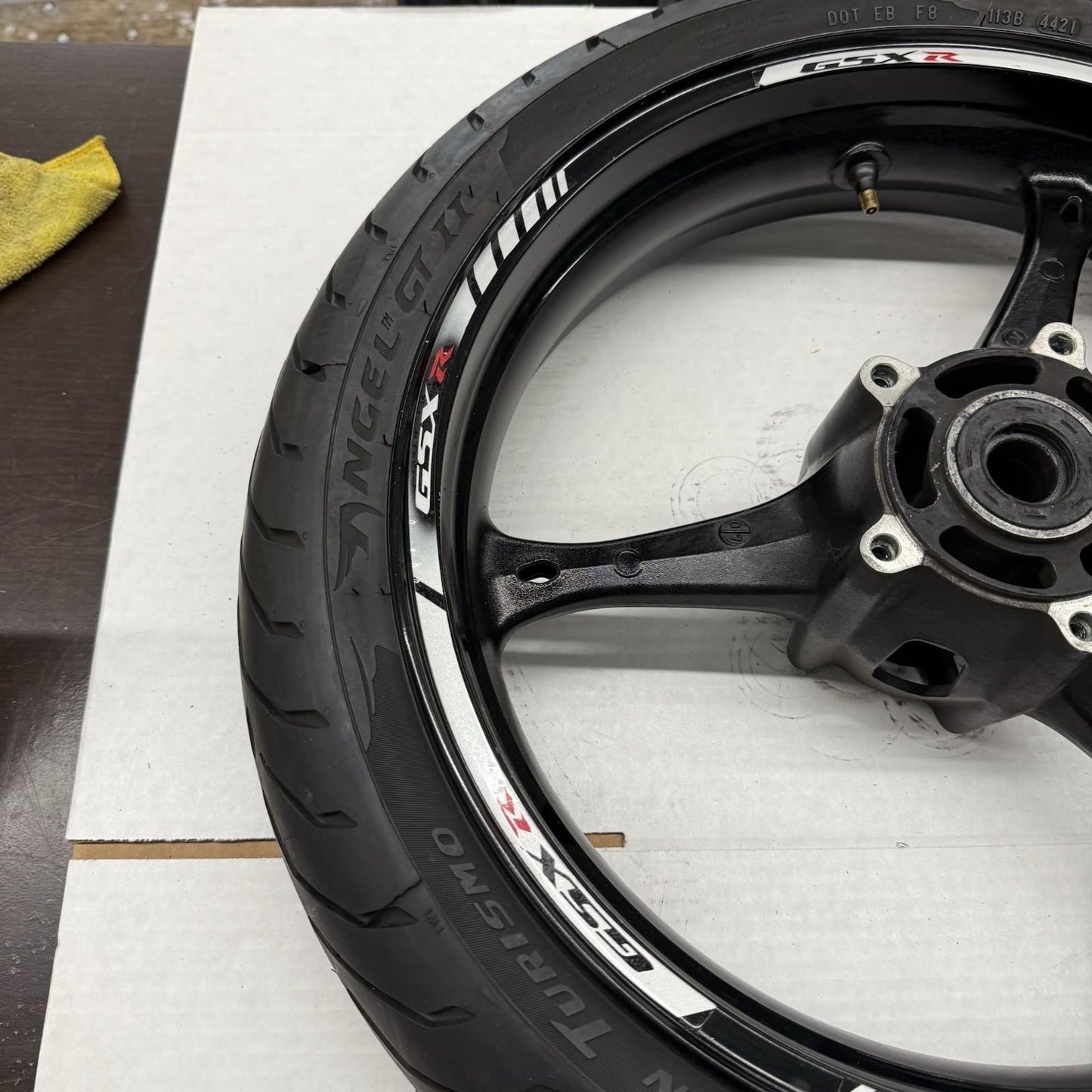 2005 2006 SUZUKI GSXR1000 FRONT WHEEL RIM BLACK STRAIGHT 54111-41G00-019