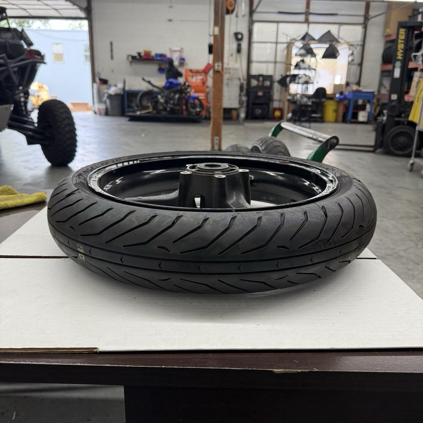 2005 2006 SUZUKI GSXR1000 FRONT WHEEL RIM BLACK STRAIGHT 54111-41G00-019