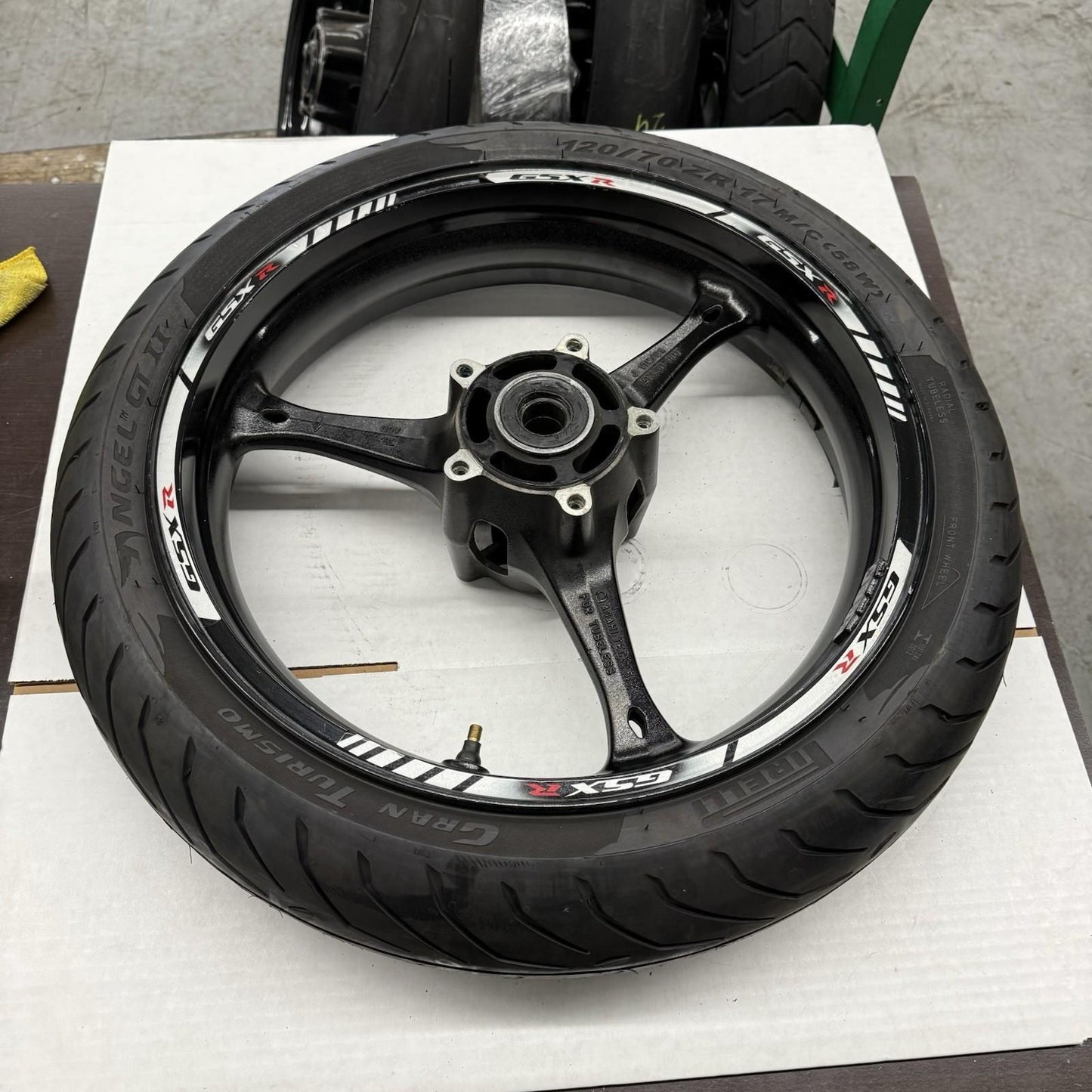 2005 2006 SUZUKI GSXR1000 FRONT WHEEL RIM BLACK STRAIGHT 54111-41G00-019
