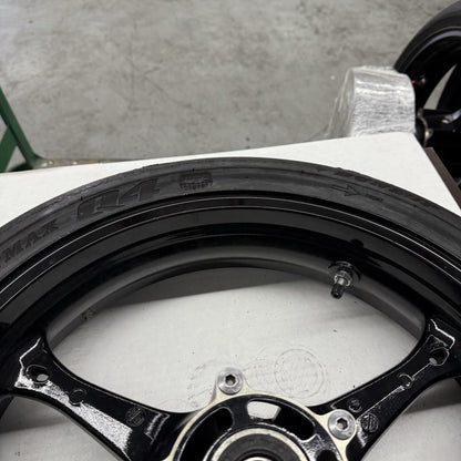 2006 2007 SUZUKI GSXR600 GSXR750 FRONT WHEEL BLACK STRAIGHT DUNLOP TIRE